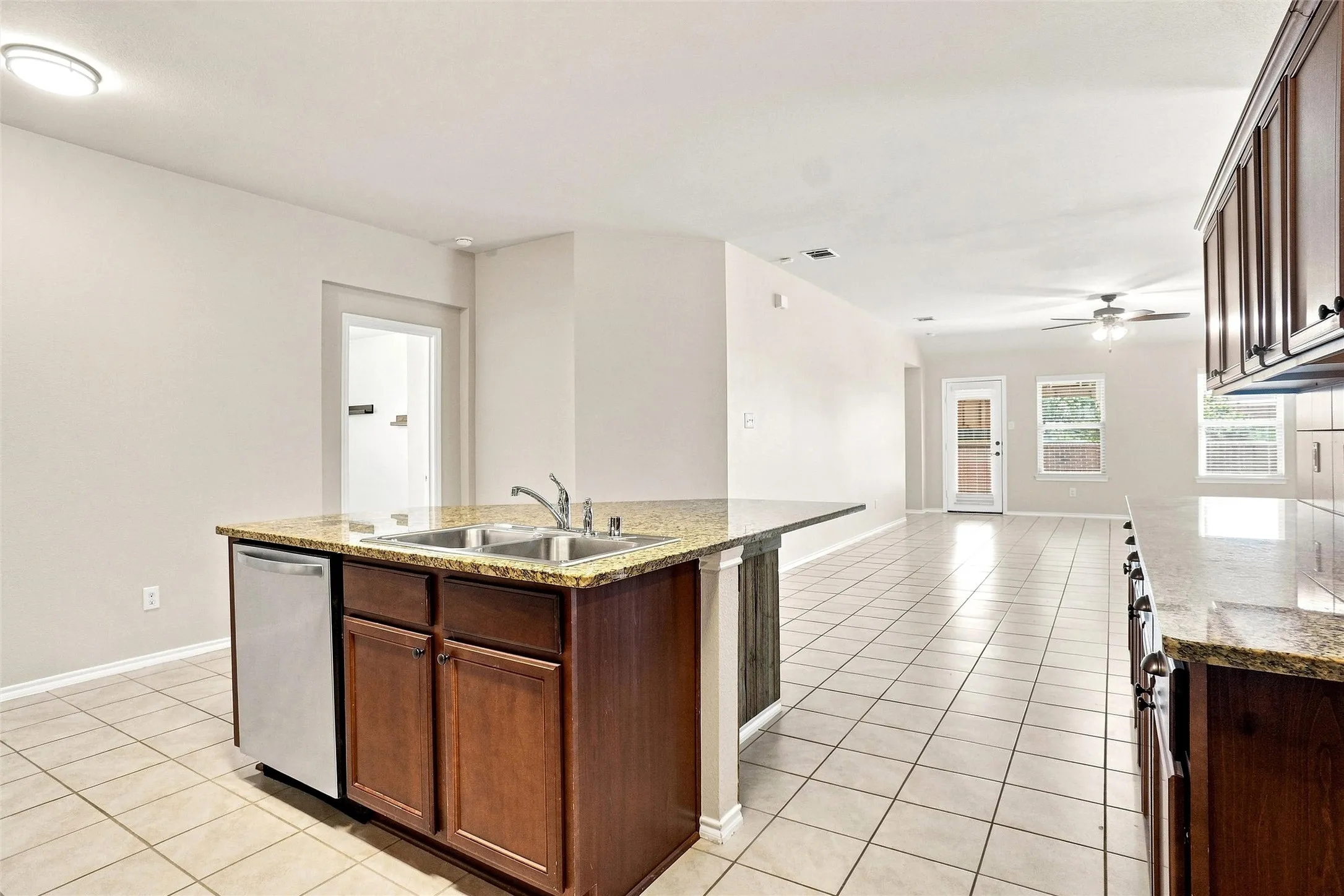 Single Family Residence For Rent in Kaufman County , 1060 Sadie Street, Forney, Texas 75126, 4 Bedroom, 2 Bathroom, 2 Garage spaces, 2,000 Sqft, built in 2018, mls#21380855, Real Estate Agent in Forney, Homes For Rent in Kaufman county, Homes For Rent in Forney, Realtor in Forney Texas, Real Estate Brokerage Independent Realty Texas, Luminita Cordes Realtor