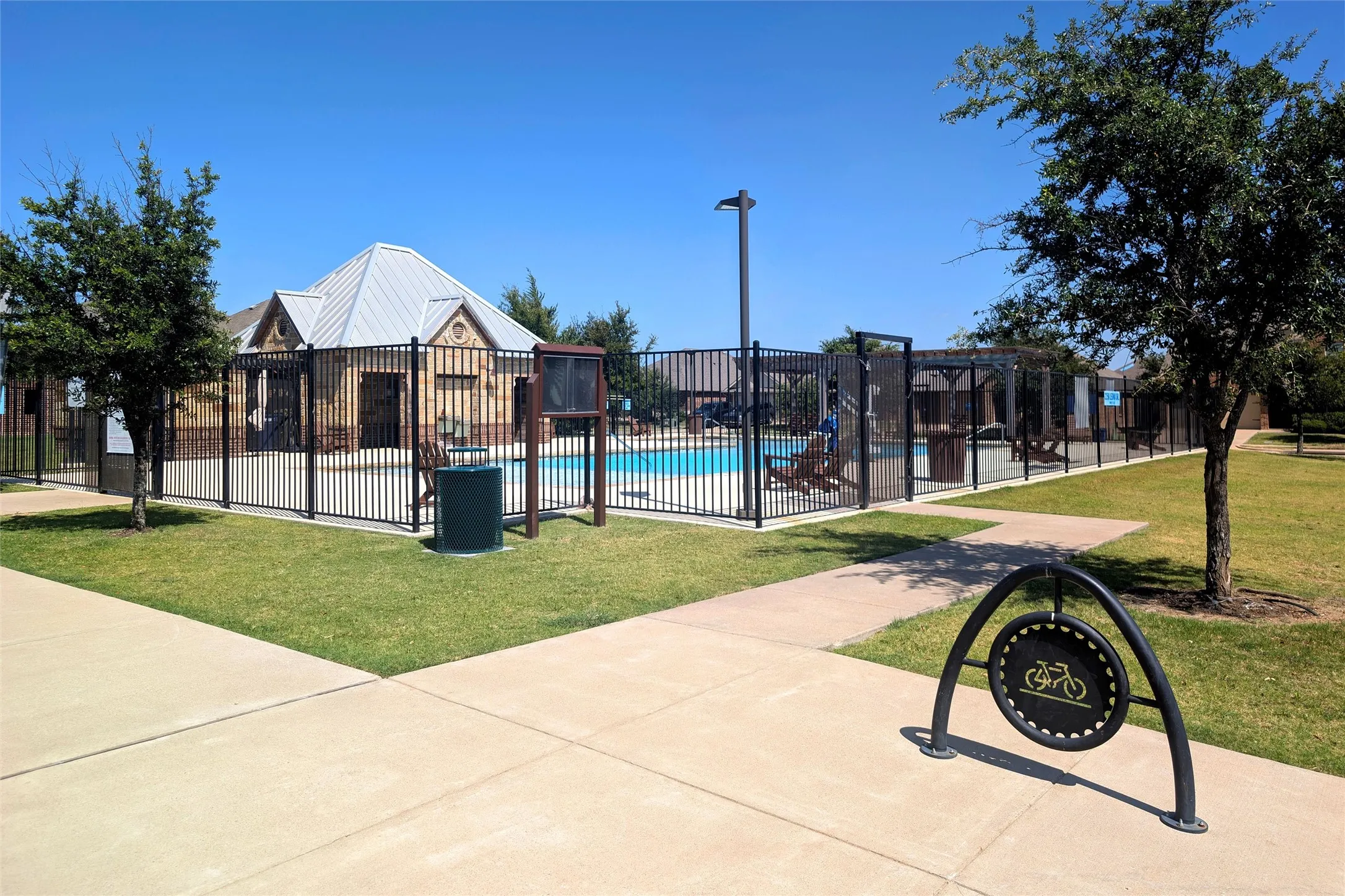 Single Family Residence For Rent in Kaufman County , 1060 Sadie Street, Forney, Texas 75126, 4 Bedroom, 2 Bathroom, 2 Garage spaces, 2,000 Sqft, built in 2018, mls#21380855, Real Estate Agent in Forney, Homes For Rent in Kaufman county, Homes For Rent in Forney, Realtor in Forney Texas, Real Estate Brokerage Independent Realty Texas, Luminita Cordes Realtor
