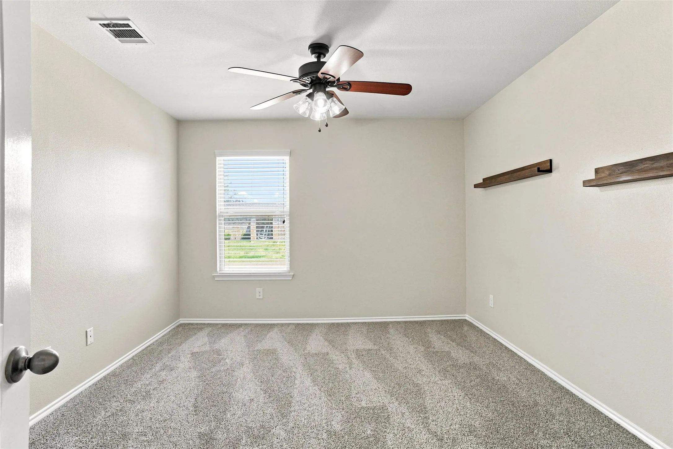 Single Family Residence For Rent in Kaufman County , 1060 Sadie Street, Forney, Texas 75126, 4 Bedroom, 2 Bathroom, 2 Garage spaces, 2,000 Sqft, built in 2018, mls#21380855, Real Estate Agent in Forney, Homes For Rent in Kaufman county, Homes For Rent in Forney, Realtor in Forney Texas, Real Estate Brokerage Independent Realty Texas, Luminita Cordes Realtor
