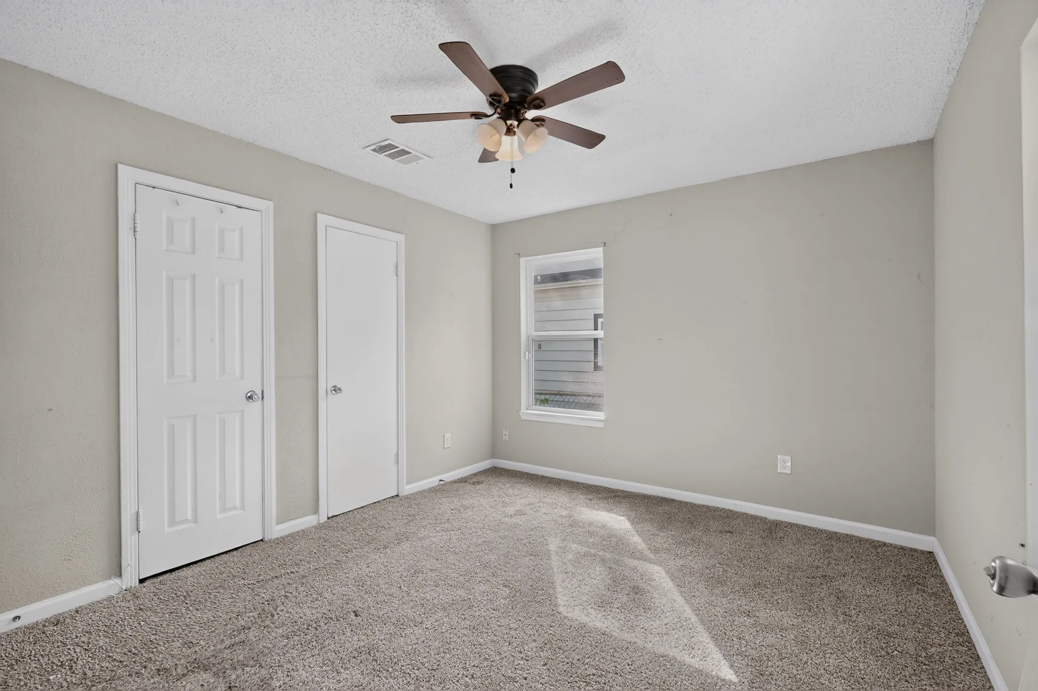 Single Family Residence For Sale in Dallas County , 4424 Tacoma Street, Dallas, Texas 75216, 3 Bedroom, 1 Bathroom, Garage spaces, 1,048 Sqft, built in 1951, mls#21385413, Real Estate Agent in Dallas, Homes For Sale in Dallas county, Homes For Sale in Dallas, Realtor in Dallas Texas, Real Estate Brokerage Independent Realty Texas, Luminita Cordes Realtor