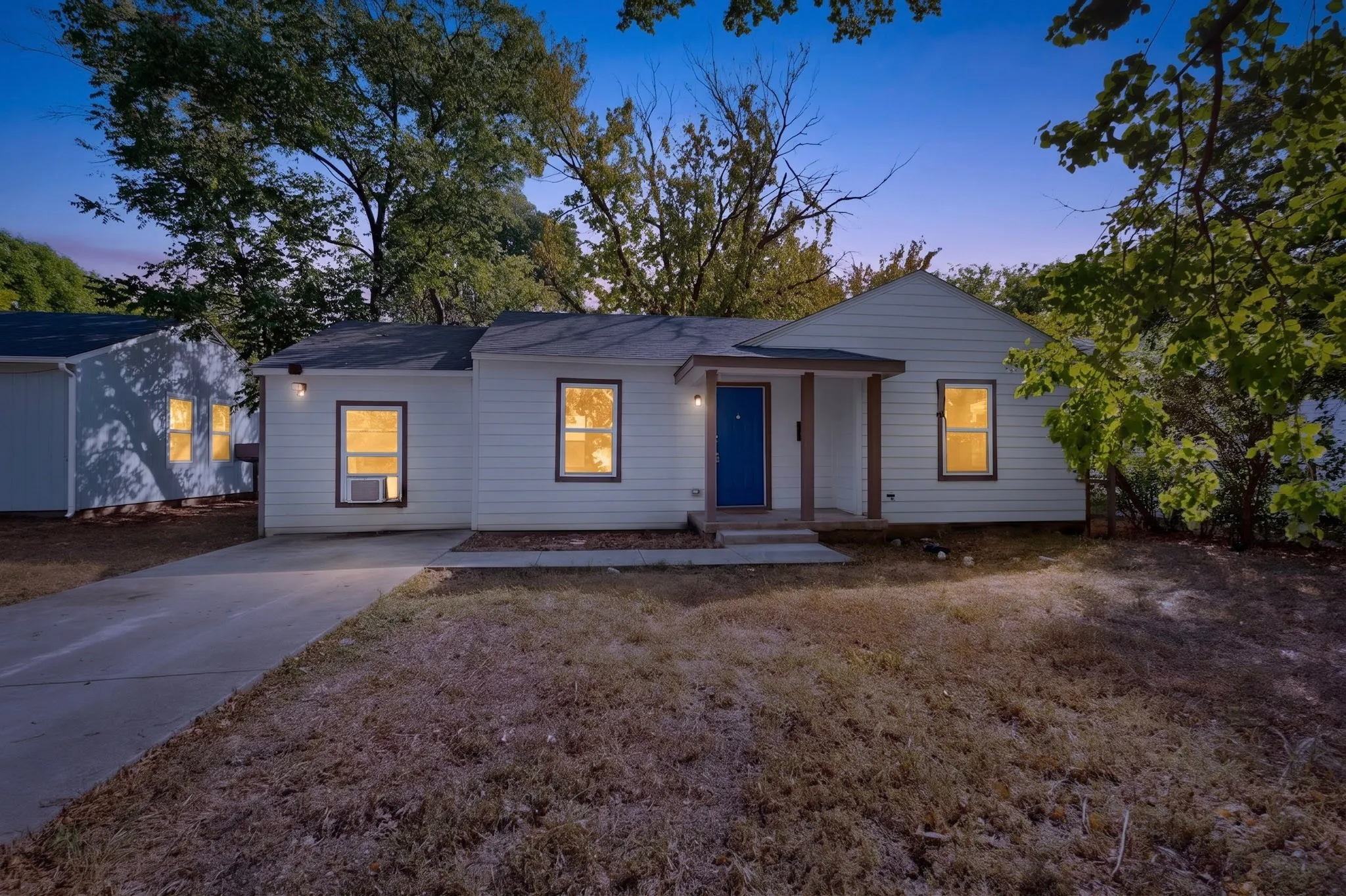 Single Family Residence For Sale in Dallas County , 4424 Tacoma Street, Dallas, Texas 75216, 3 Bedroom, 1 Bathroom, Garage spaces, 1,048 Sqft, built in 1951, mls#21385413, Real Estate Agent in Dallas, Homes For Sale in Dallas county, Homes For Sale in Dallas, Realtor in Dallas Texas, Real Estate Brokerage Independent Realty Texas, Luminita Cordes Realtor