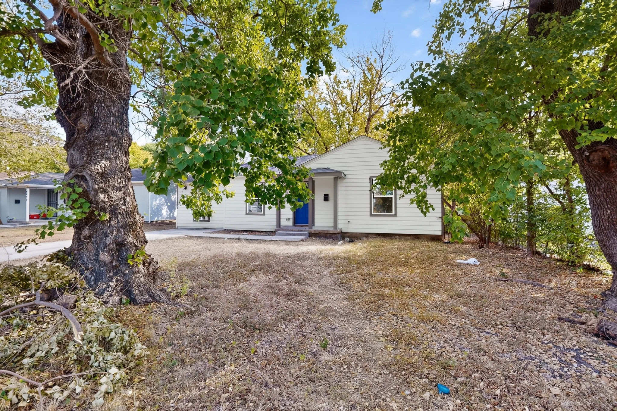 Single Family Residence For Sale in Dallas County , 4424 Tacoma Street, Dallas, Texas 75216, 3 Bedroom, 1 Bathroom, Garage spaces, 1,048 Sqft, built in 1951, mls#21385413, Real Estate Agent in Dallas, Homes For Sale in Dallas county, Homes For Sale in Dallas, Realtor in Dallas Texas, Real Estate Brokerage Independent Realty Texas, Luminita Cordes Realtor