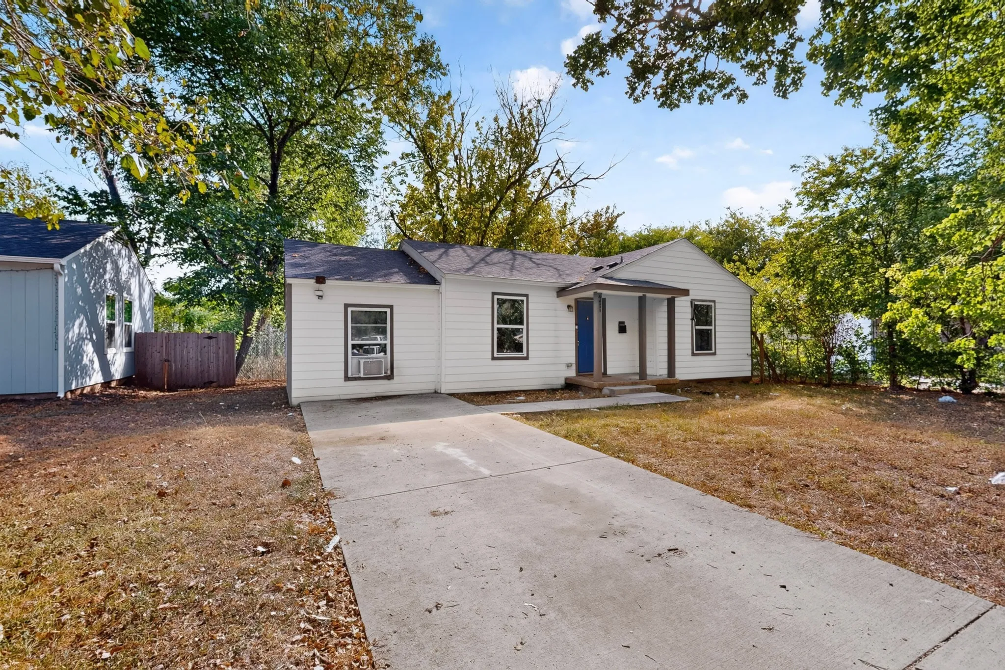 Single Family Residence For Sale in Dallas County , 4424 Tacoma Street, Dallas, Texas 75216, 3 Bedroom, 1 Bathroom, Garage spaces, 1,048 Sqft, built in 1951, mls#21385413, Real Estate Agent in Dallas, Homes For Sale in Dallas county, Homes For Sale in Dallas, Realtor in Dallas Texas, Real Estate Brokerage Independent Realty Texas, Luminita Cordes Realtor