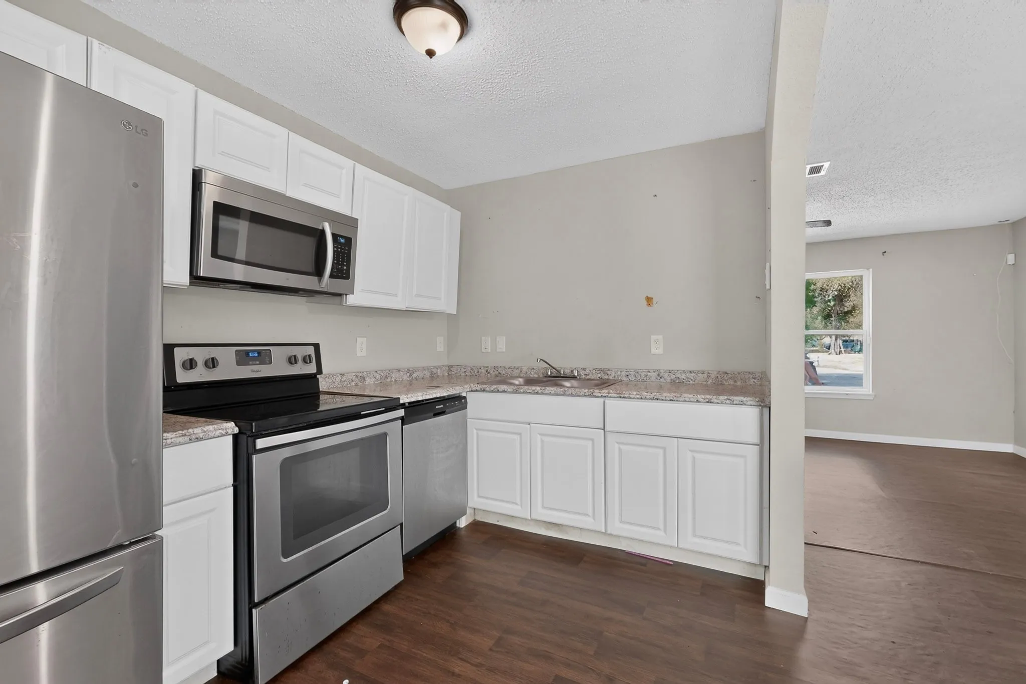 Single Family Residence For Sale in Dallas County , 4424 Tacoma Street, Dallas, Texas 75216, 3 Bedroom, 1 Bathroom, Garage spaces, 1,048 Sqft, built in 1951, mls#21385413, Real Estate Agent in Dallas, Homes For Sale in Dallas county, Homes For Sale in Dallas, Realtor in Dallas Texas, Real Estate Brokerage Independent Realty Texas, Luminita Cordes Realtor