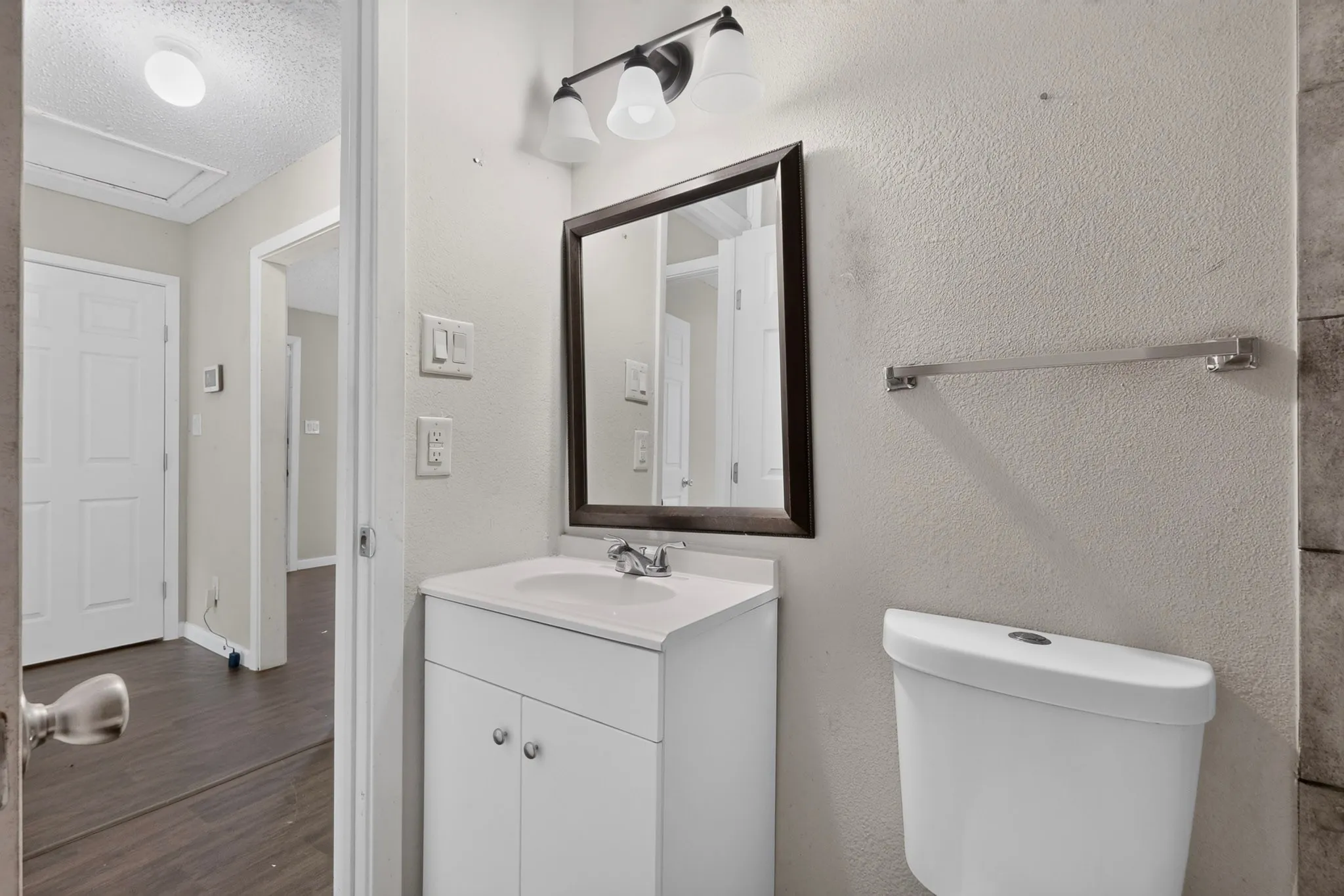 Single Family Residence For Sale in Dallas County , 4424 Tacoma Street, Dallas, Texas 75216, 3 Bedroom, 1 Bathroom, Garage spaces, 1,048 Sqft, built in 1951, mls#21385413, Real Estate Agent in Dallas, Homes For Sale in Dallas county, Homes For Sale in Dallas, Realtor in Dallas Texas, Real Estate Brokerage Independent Realty Texas, Luminita Cordes Realtor