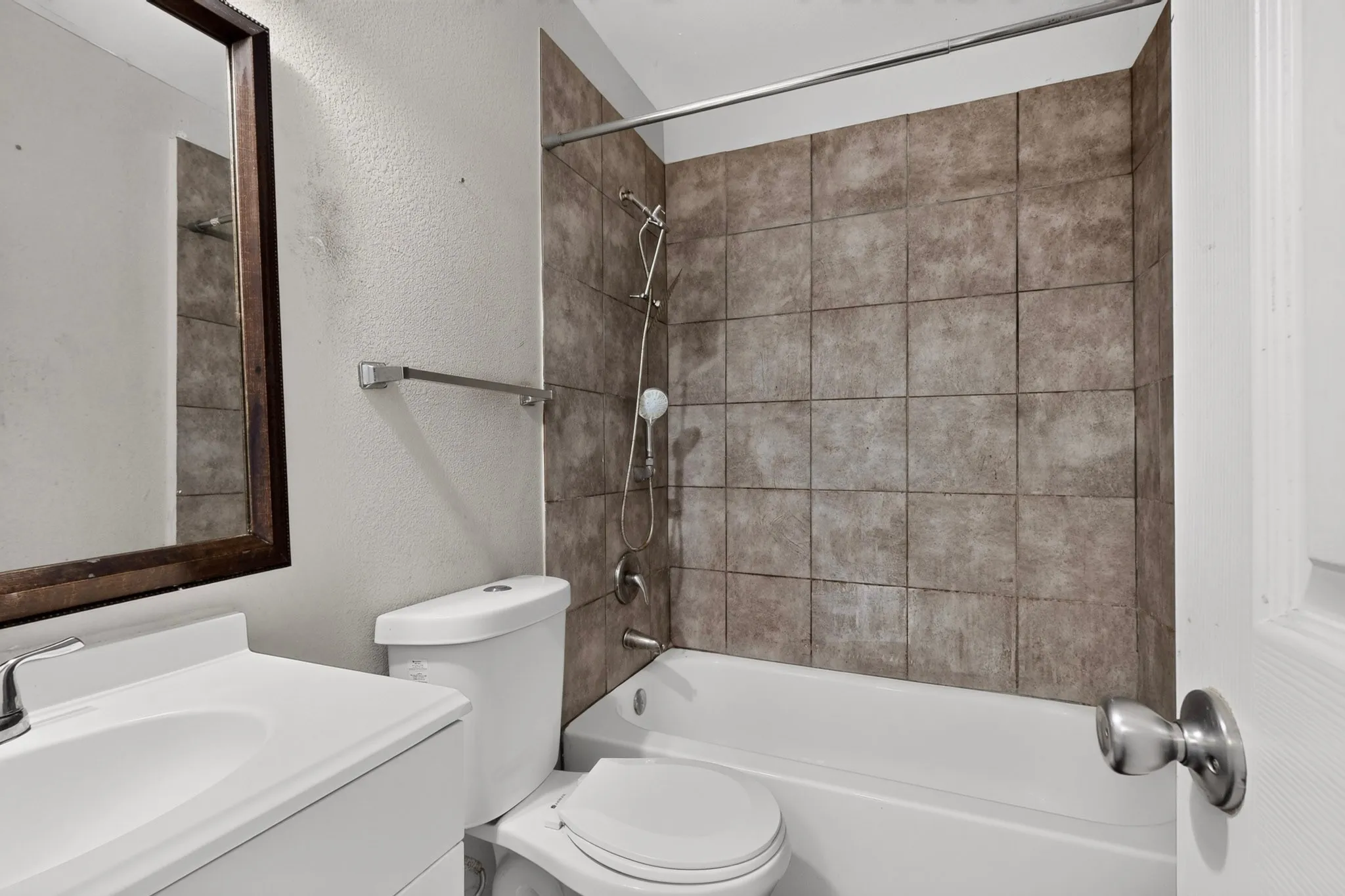 Single Family Residence For Sale in Dallas County , 4424 Tacoma Street, Dallas, Texas 75216, 3 Bedroom, 1 Bathroom, Garage spaces, 1,048 Sqft, built in 1951, mls#21385413, Real Estate Agent in Dallas, Homes For Sale in Dallas county, Homes For Sale in Dallas, Realtor in Dallas Texas, Real Estate Brokerage Independent Realty Texas, Luminita Cordes Realtor