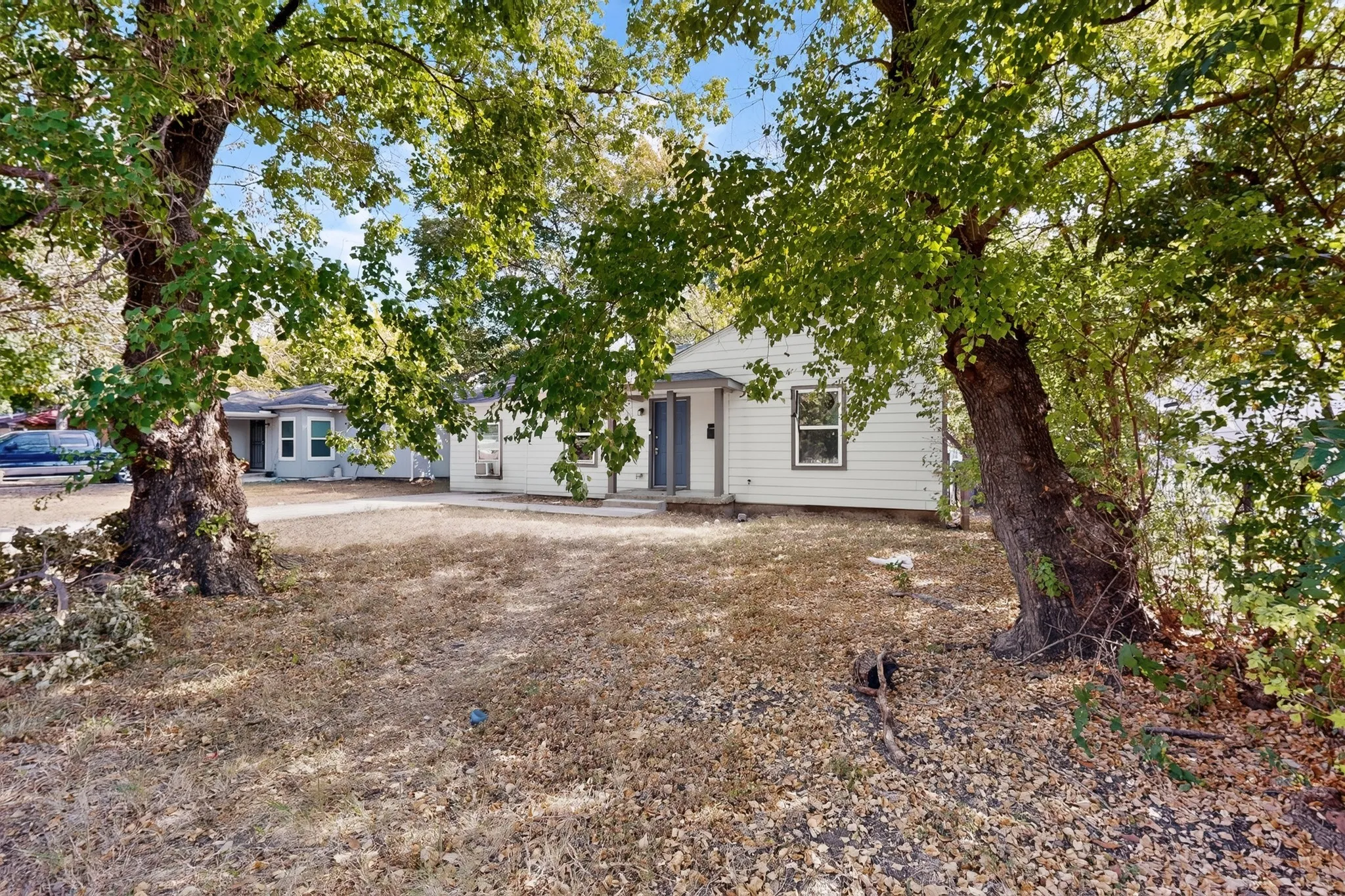 Single Family Residence For Sale in Dallas County , 4424 Tacoma Street, Dallas, Texas 75216, 3 Bedroom, 1 Bathroom, Garage spaces, 1,048 Sqft, built in 1951, mls#21385413, Real Estate Agent in Dallas, Homes For Sale in Dallas county, Homes For Sale in Dallas, Realtor in Dallas Texas, Real Estate Brokerage Independent Realty Texas, Luminita Cordes Realtor