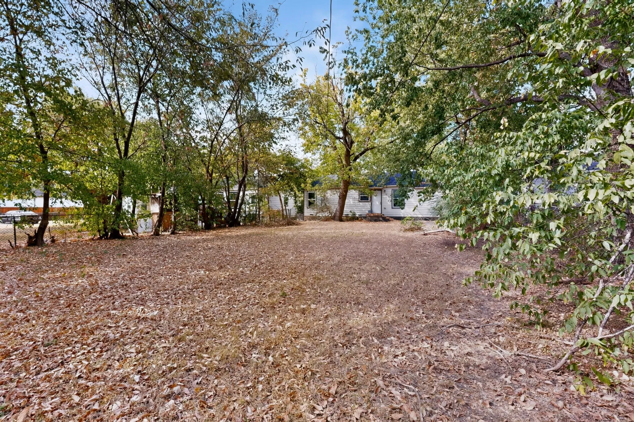 Single Family Residence For Sale in Dallas County , 4424 Tacoma Street, Dallas, Texas 75216, 3 Bedroom, 1 Bathroom, Garage spaces, 1,048 Sqft, built in 1951, mls#21385413, Real Estate Agent in Dallas, Homes For Sale in Dallas county, Homes For Sale in Dallas, Realtor in Dallas Texas, Real Estate Brokerage Independent Realty Texas, Luminita Cordes Realtor