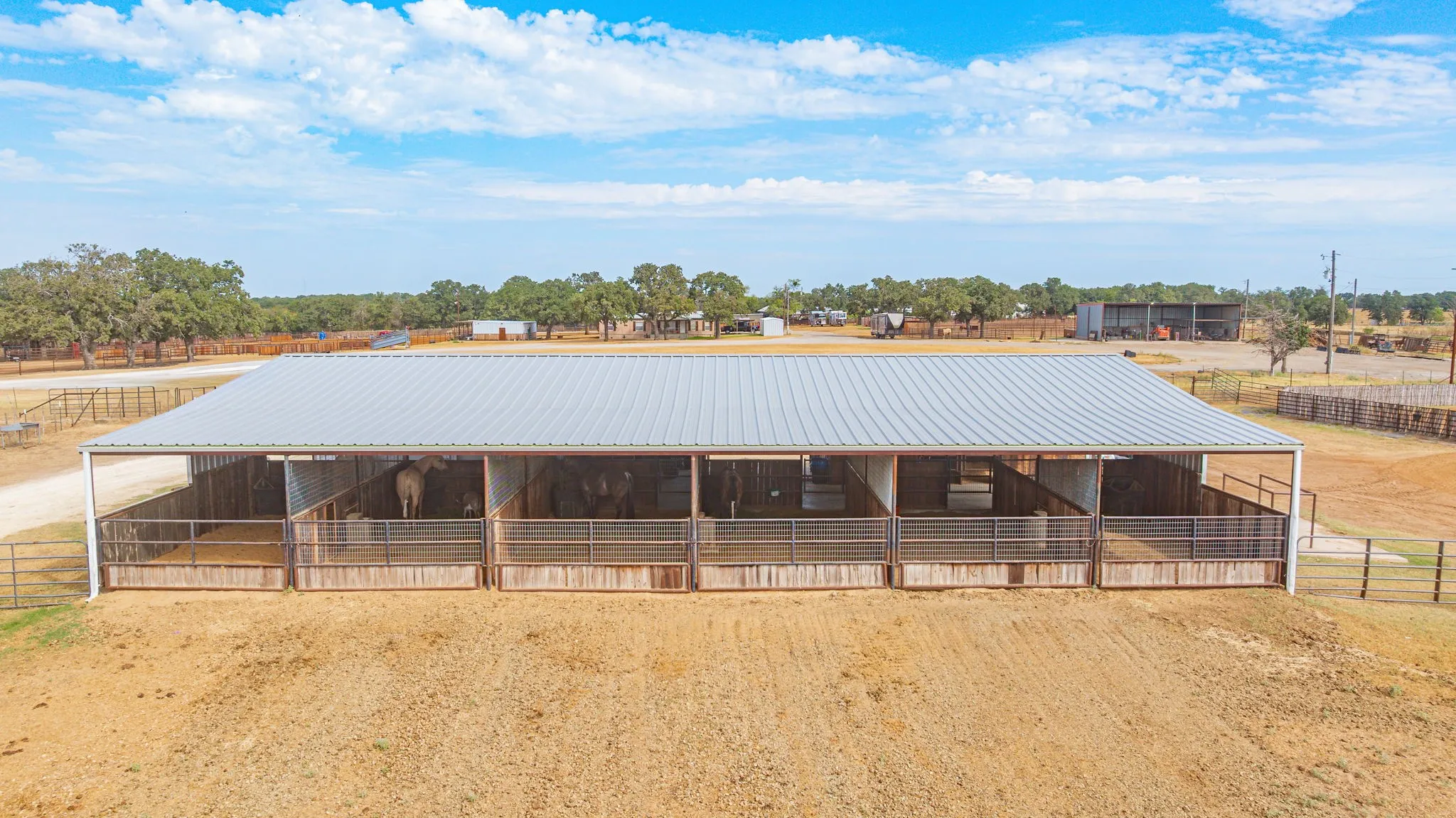 Single Family Residence For Sale in Erath County , 265 Private Road 1728, Stephenville, Texas 76401, 3 Bedroom, 3 Bathroom, 2 Garage spaces, 2,636 Sqft, built in 2019, mls#21384833, Real Estate Agent in Stephenville, Homes For Sale in Erath county, Homes For Sale in Stephenville, Realtor in Stephenville Texas, Real Estate Brokerage Independent Realty Texas, Luminita Cordes Realtor