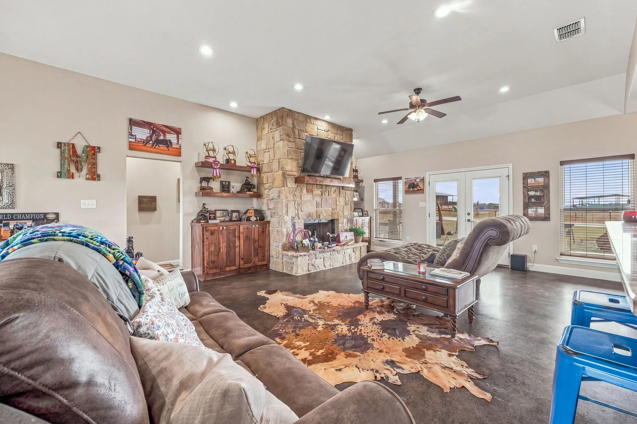 Single Family Residence For Sale in Erath County , 265 Private Road 1728, Stephenville, Texas 76401, 3 Bedroom, 3 Bathroom, 2 Garage spaces, 2,636 Sqft, built in 2019, mls#21384833, Real Estate Agent in Stephenville, Homes For Sale in Erath county, Homes For Sale in Stephenville, Realtor in Stephenville Texas, Real Estate Brokerage Independent Realty Texas, Luminita Cordes Realtor