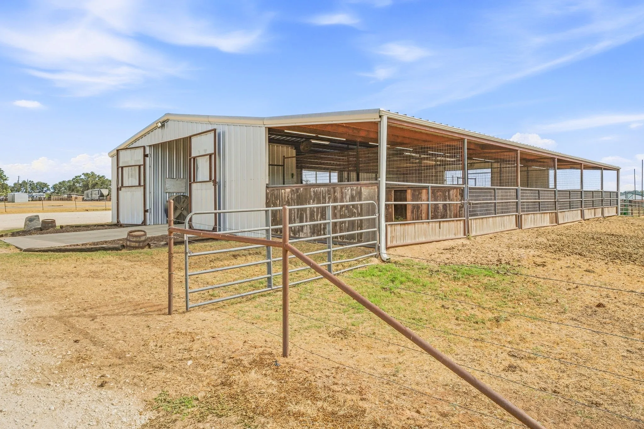 Single Family Residence For Sale in Erath County , 265 Private Road 1728, Stephenville, Texas 76401, 3 Bedroom, 3 Bathroom, 2 Garage spaces, 2,636 Sqft, built in 2019, mls#21384833, Real Estate Agent in Stephenville, Homes For Sale in Erath county, Homes For Sale in Stephenville, Realtor in Stephenville Texas, Real Estate Brokerage Independent Realty Texas, Luminita Cordes Realtor