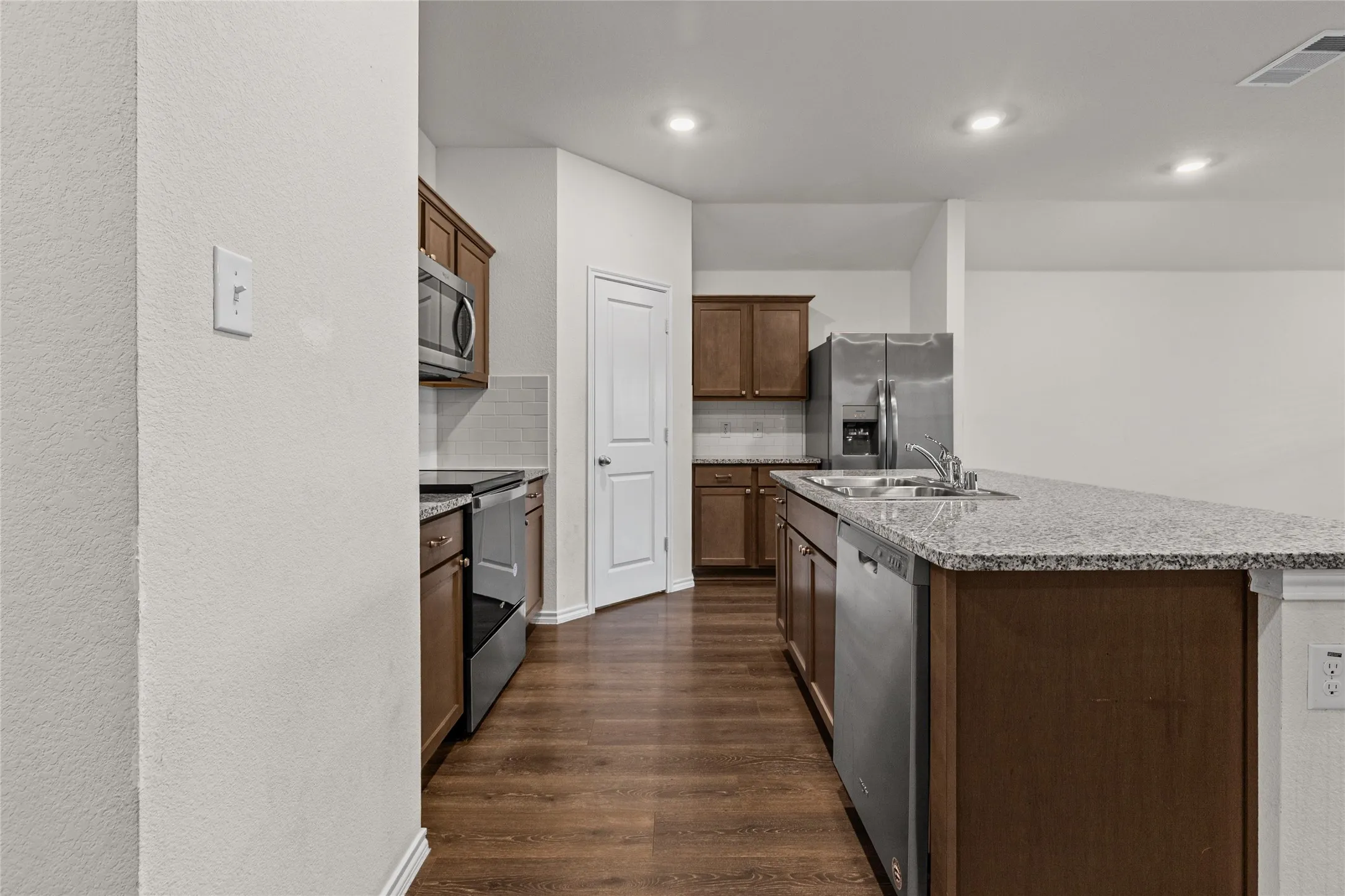 Single Family Residence For Sale in Hunt County , 110 Alydar Lane, Caddo Mills, Texas 75135, 4 Bedroom, 2 Bathroom, 2 Garage spaces, 1,880 Sqft, built in 2020, mls#21385344, Real Estate Agent in Caddo Mills, Homes For Sale in Hunt county, Homes For Sale in Caddo Mills, Realtor in Caddo Mills Texas, Real Estate Brokerage Independent Realty Texas, Luminita Cordes Realtor