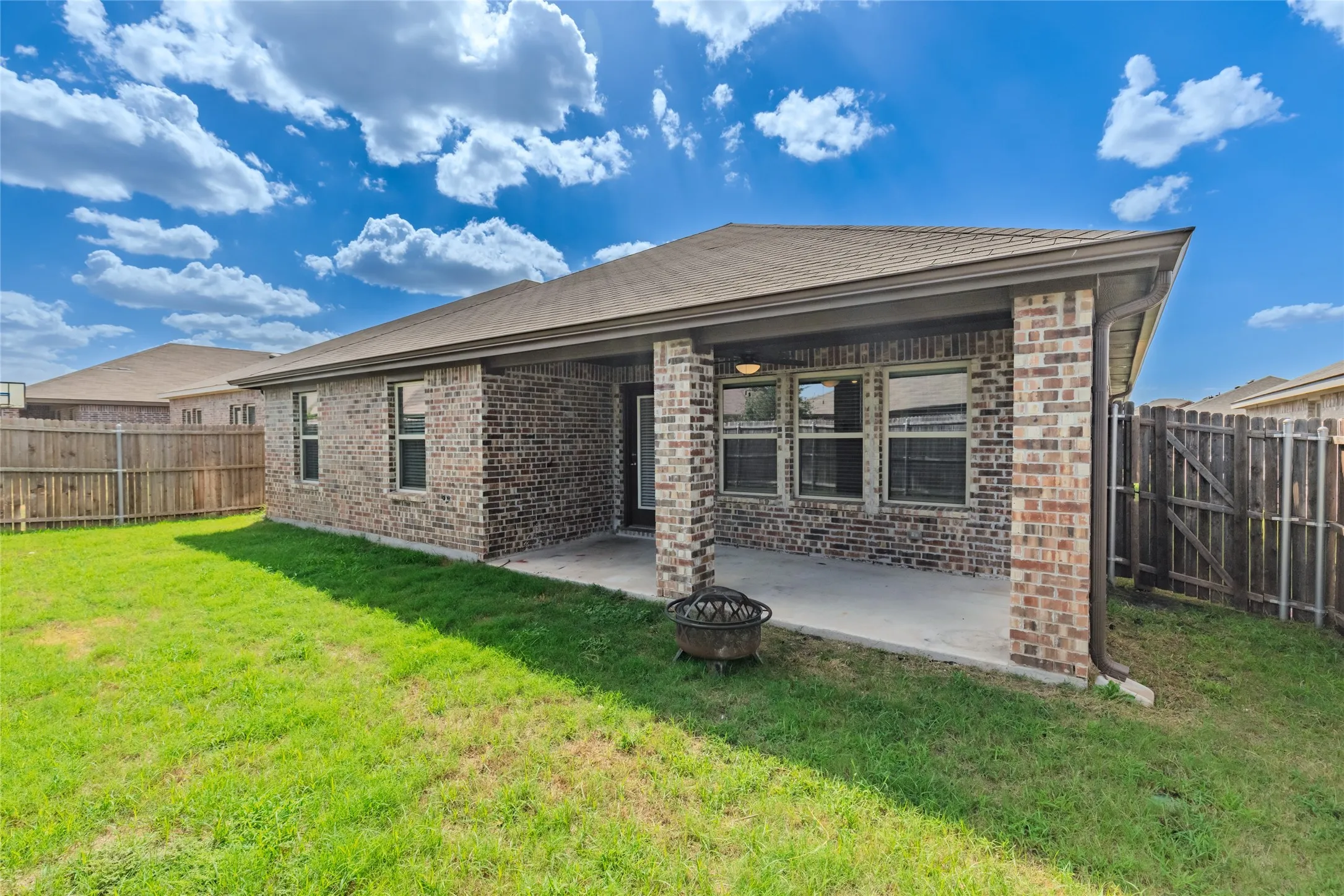 Single Family Residence For Sale in Hunt County , 110 Alydar Lane, Caddo Mills, Texas 75135, 4 Bedroom, 2 Bathroom, 2 Garage spaces, 1,880 Sqft, built in 2020, mls#21385344, Real Estate Agent in Caddo Mills, Homes For Sale in Hunt county, Homes For Sale in Caddo Mills, Realtor in Caddo Mills Texas, Real Estate Brokerage Independent Realty Texas, Luminita Cordes Realtor