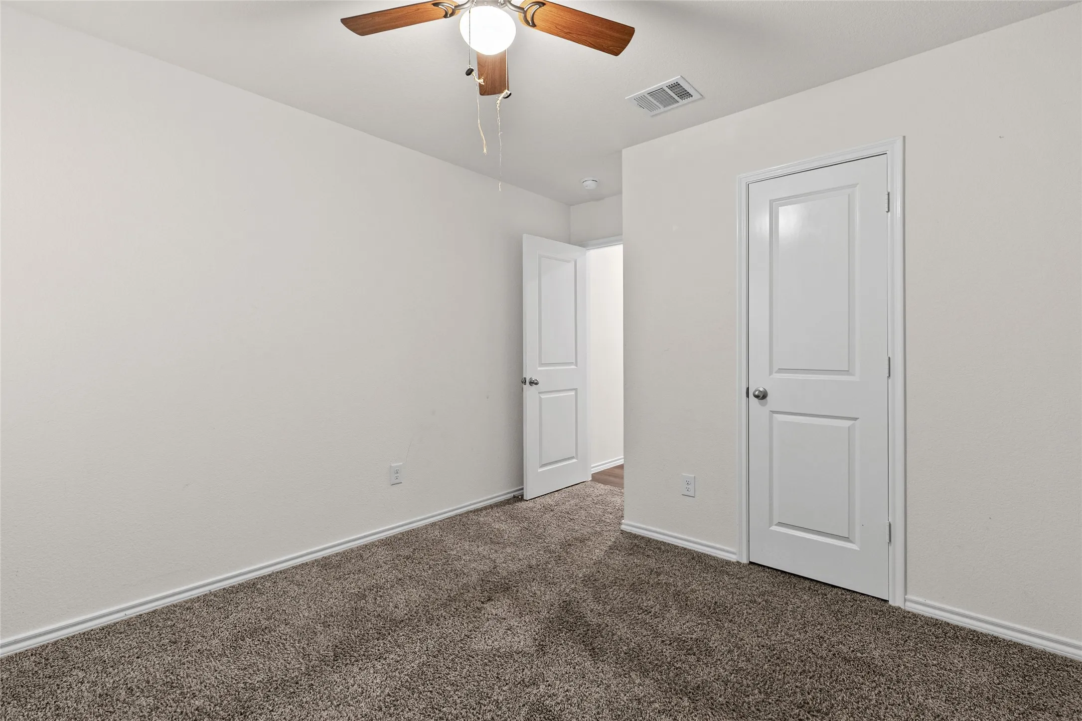 Single Family Residence For Sale in Hunt County , 110 Alydar Lane, Caddo Mills, Texas 75135, 4 Bedroom, 2 Bathroom, 2 Garage spaces, 1,880 Sqft, built in 2020, mls#21385344, Real Estate Agent in Caddo Mills, Homes For Sale in Hunt county, Homes For Sale in Caddo Mills, Realtor in Caddo Mills Texas, Real Estate Brokerage Independent Realty Texas, Luminita Cordes Realtor