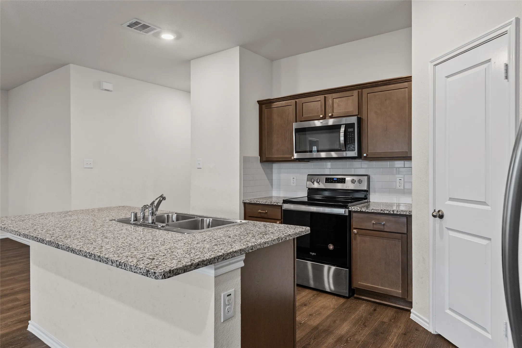 Single Family Residence For Sale in Hunt County , 110 Alydar Lane, Caddo Mills, Texas 75135, 4 Bedroom, 2 Bathroom, 2 Garage spaces, 1,880 Sqft, built in 2020, mls#21385344, Real Estate Agent in Caddo Mills, Homes For Sale in Hunt county, Homes For Sale in Caddo Mills, Realtor in Caddo Mills Texas, Real Estate Brokerage Independent Realty Texas, Luminita Cordes Realtor