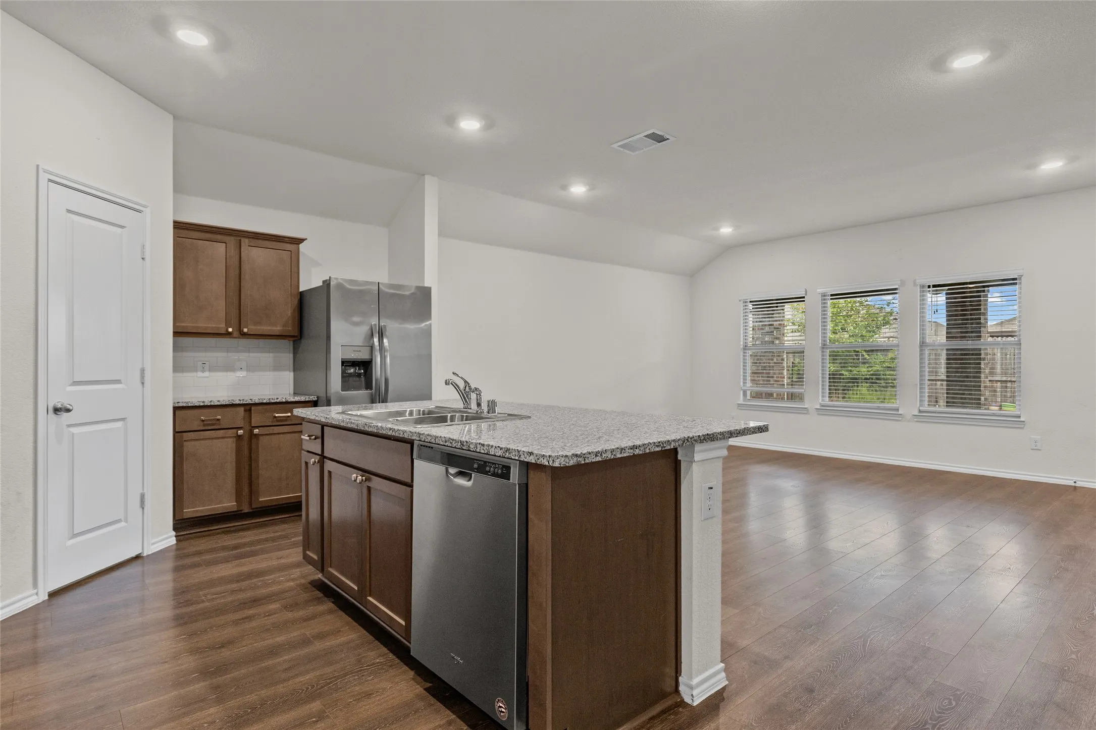 Single Family Residence For Sale in Hunt County , 110 Alydar Lane, Caddo Mills, Texas 75135, 4 Bedroom, 2 Bathroom, 2 Garage spaces, 1,880 Sqft, built in 2020, mls#21385344, Real Estate Agent in Caddo Mills, Homes For Sale in Hunt county, Homes For Sale in Caddo Mills, Realtor in Caddo Mills Texas, Real Estate Brokerage Independent Realty Texas, Luminita Cordes Realtor