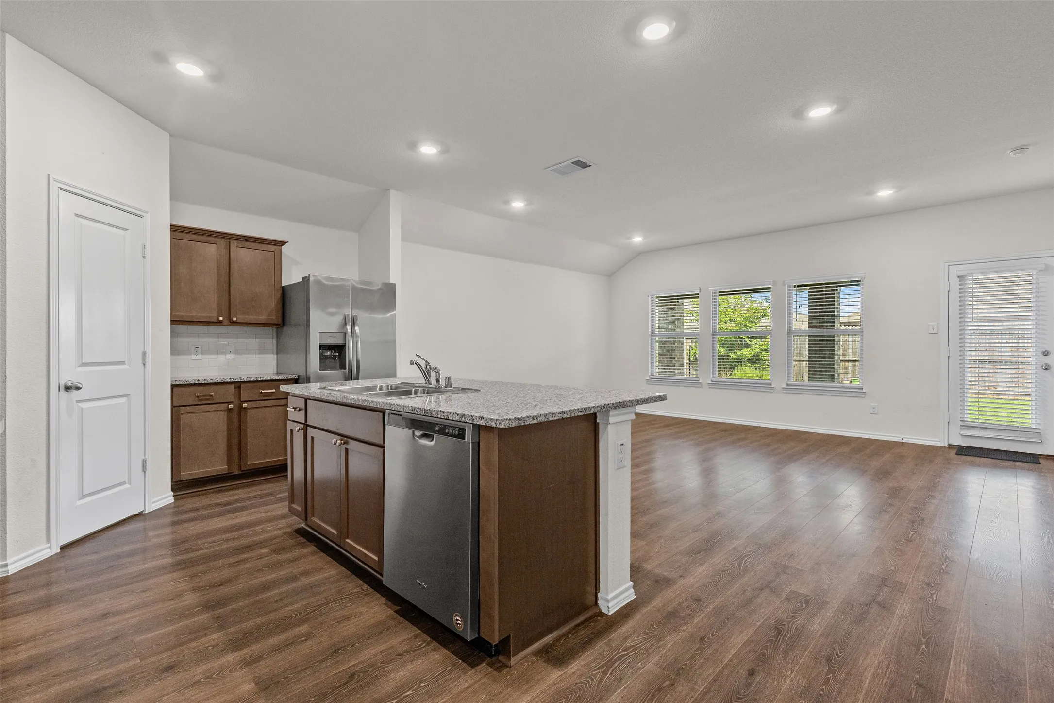 Single Family Residence For Sale in Hunt County , 110 Alydar Lane, Caddo Mills, Texas 75135, 4 Bedroom, 2 Bathroom, 2 Garage spaces, 1,880 Sqft, built in 2020, mls#21385344, Real Estate Agent in Caddo Mills, Homes For Sale in Hunt county, Homes For Sale in Caddo Mills, Realtor in Caddo Mills Texas, Real Estate Brokerage Independent Realty Texas, Luminita Cordes Realtor