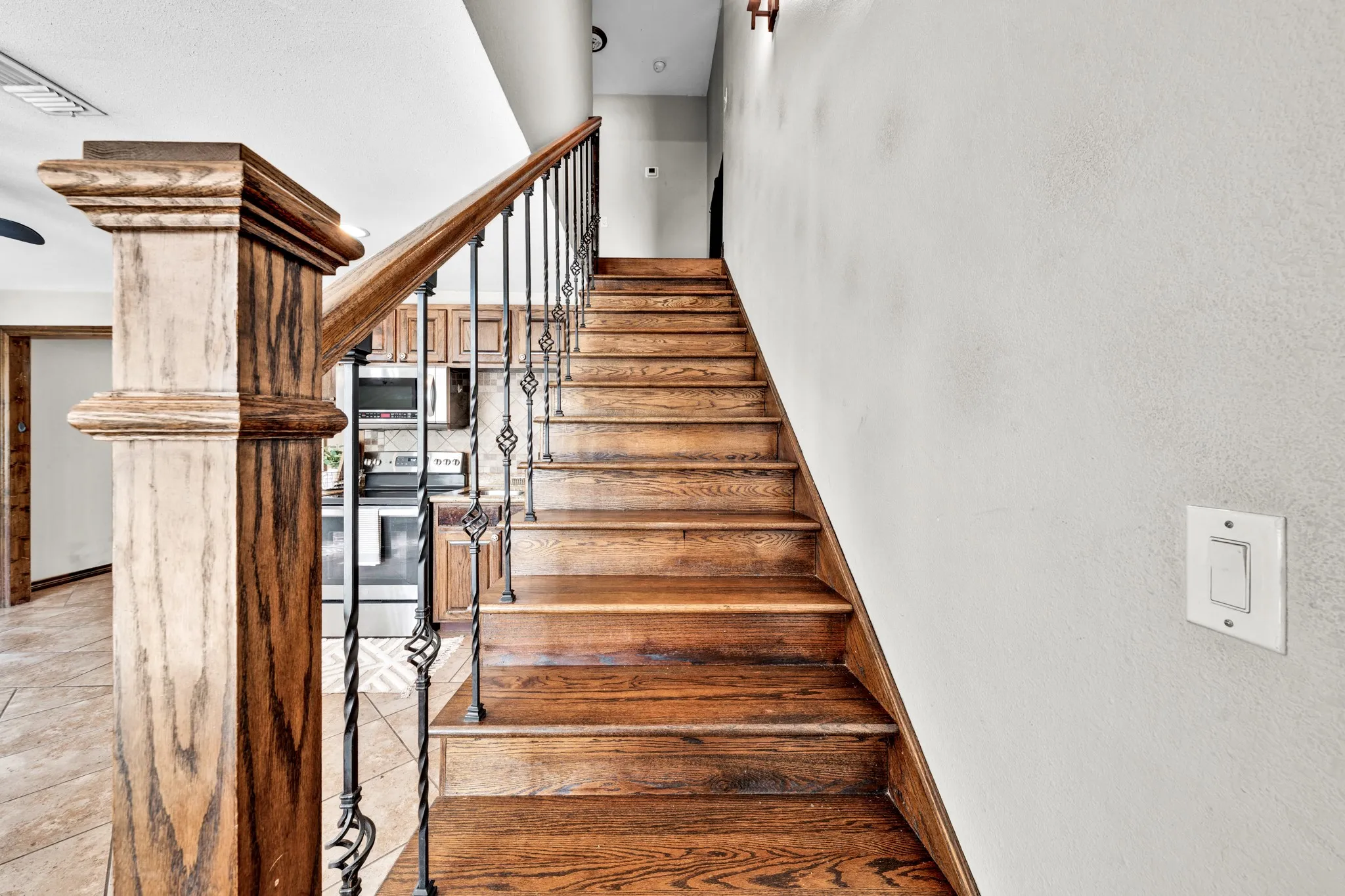 Single Family Residence For Sale in Hopkins County , 716 Brinker Street, Sulphur Springs, Texas 75482, 2 Bedroom, 2 Bathroom, Garage spaces, 1,200 Sqft, built in 2013, mls#21380291, Real Estate Agent in Sulphur Springs, Homes For Sale in Hopkins county, Homes For Sale in Sulphur Springs, Realtor in Sulphur Springs Texas, Real Estate Brokerage Independent Realty Texas, Luminita Cordes Realtor