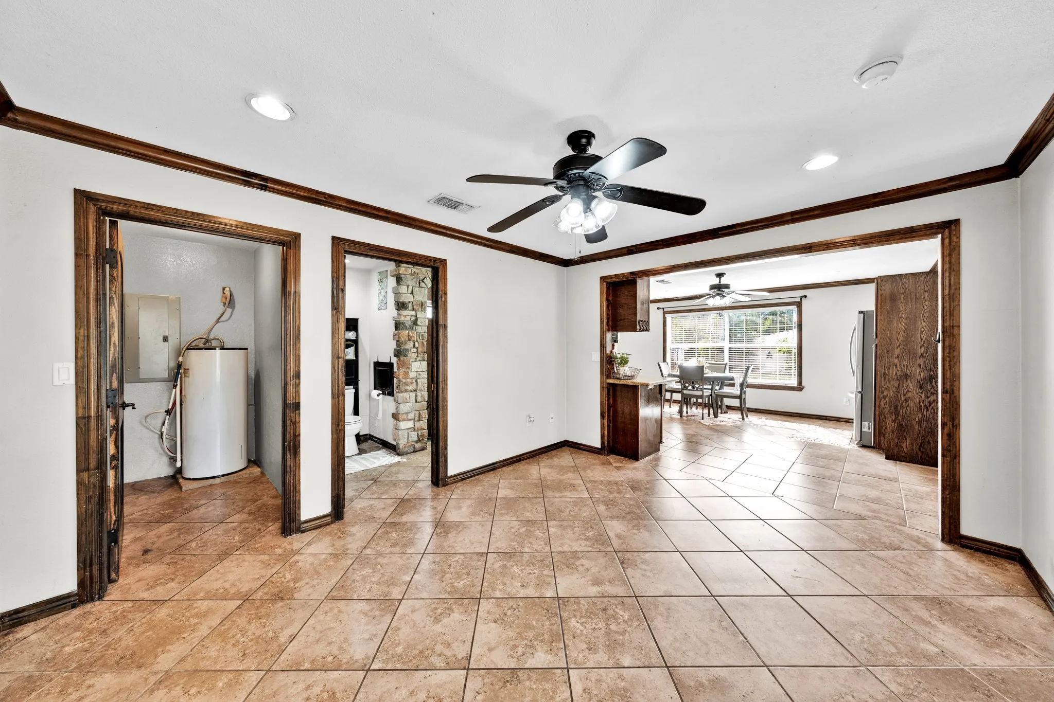 Single Family Residence For Sale in Hopkins County , 716 Brinker Street, Sulphur Springs, Texas 75482, 2 Bedroom, 2 Bathroom, Garage spaces, 1,200 Sqft, built in 2013, mls#21380291, Real Estate Agent in Sulphur Springs, Homes For Sale in Hopkins county, Homes For Sale in Sulphur Springs, Realtor in Sulphur Springs Texas, Real Estate Brokerage Independent Realty Texas, Luminita Cordes Realtor