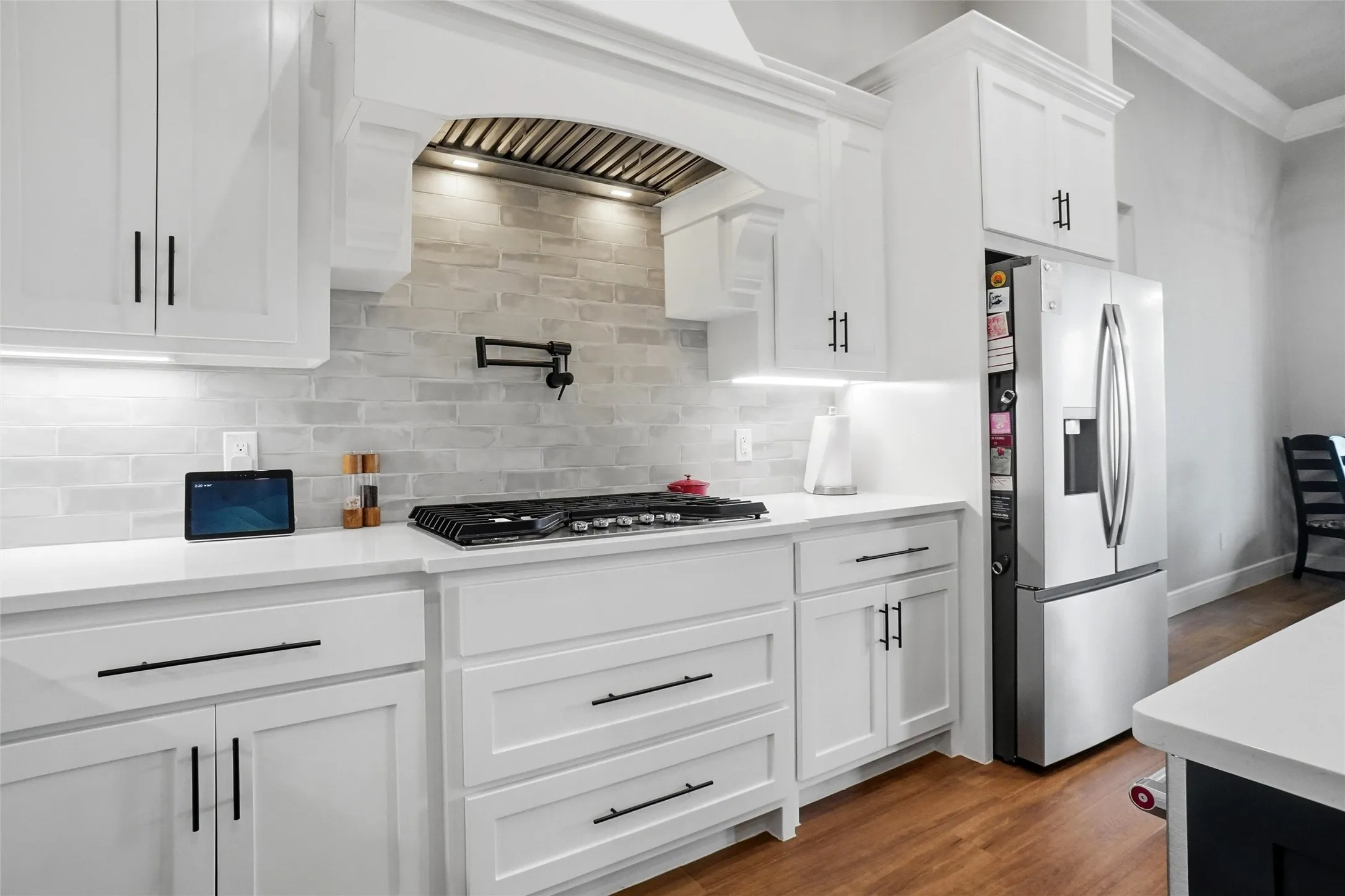 Custom through and through to delight any gourment cook
