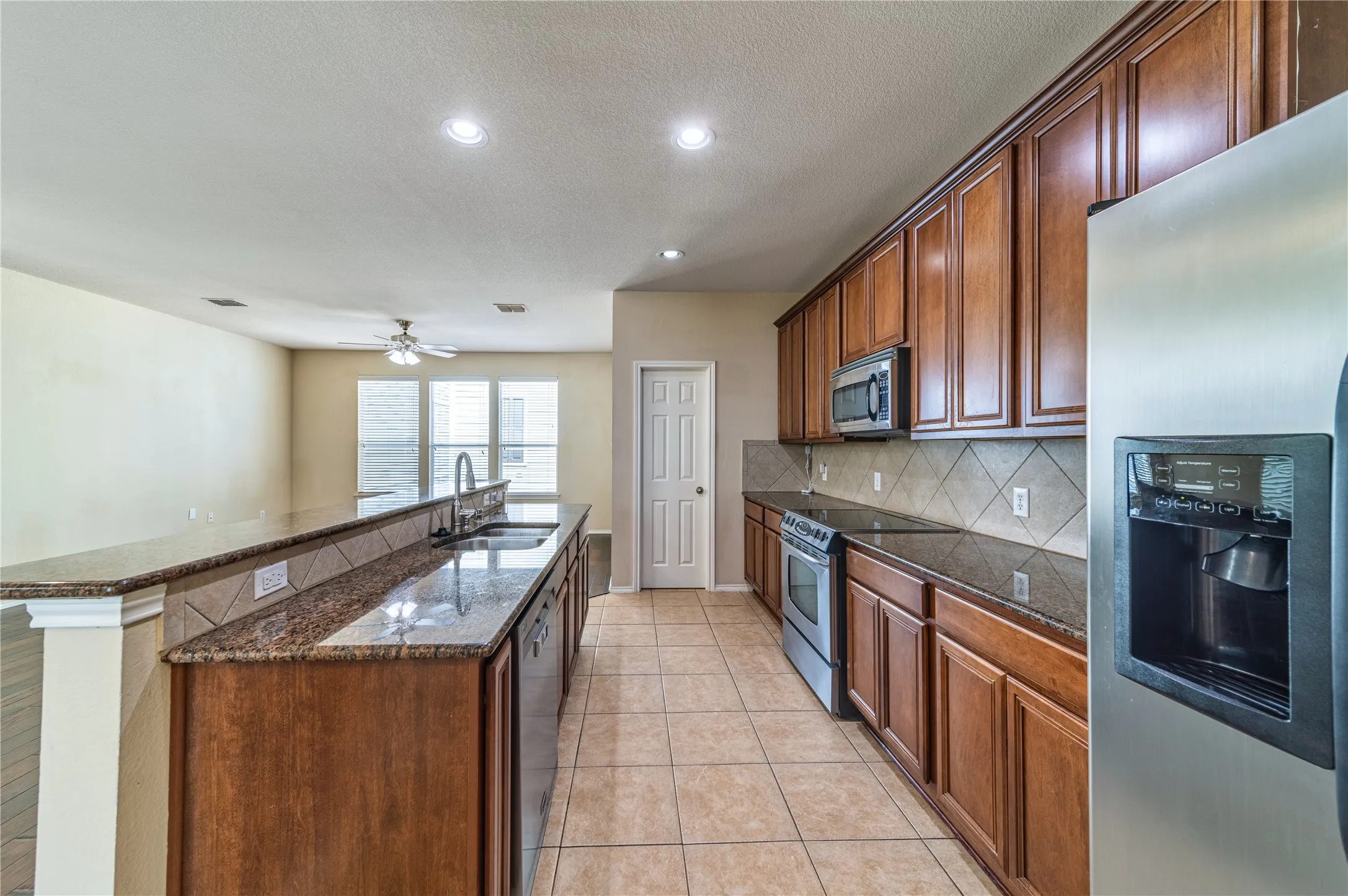 Townhouse For Rent in Dallas County , 7416 Coronado Avenue 18, Dallas, Texas 75214, 2 Bedroom, 2 Bathroom, 2 Garage spaces, 1,930 Sqft, built in 2005, mls#21380739, Real Estate Agent in Dallas, Homes For Rent in Dallas county, Homes For Rent in Dallas, Realtor in Dallas Texas, Real Estate Brokerage Independent Realty Texas, Luminita Cordes Realtor