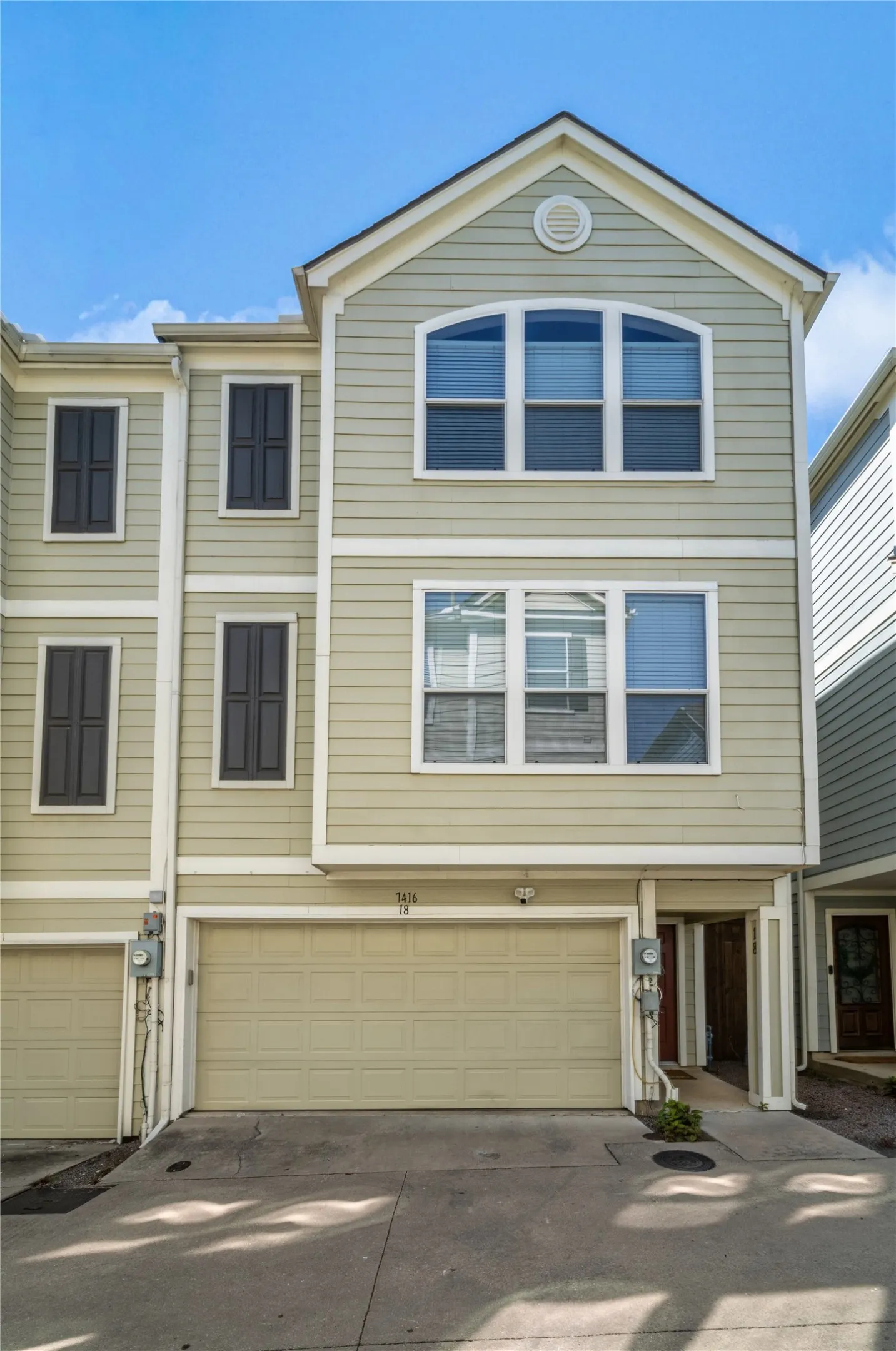 Townhouse For Rent in Dallas County , 7416 Coronado Avenue 18, Dallas, Texas 75214, 2 Bedroom, 2 Bathroom, 2 Garage spaces, 1,930 Sqft, built in 2005, mls#21380739, Real Estate Agent in Dallas, Homes For Rent in Dallas county, Homes For Rent in Dallas, Realtor in Dallas Texas, Real Estate Brokerage Independent Realty Texas, Luminita Cordes Realtor