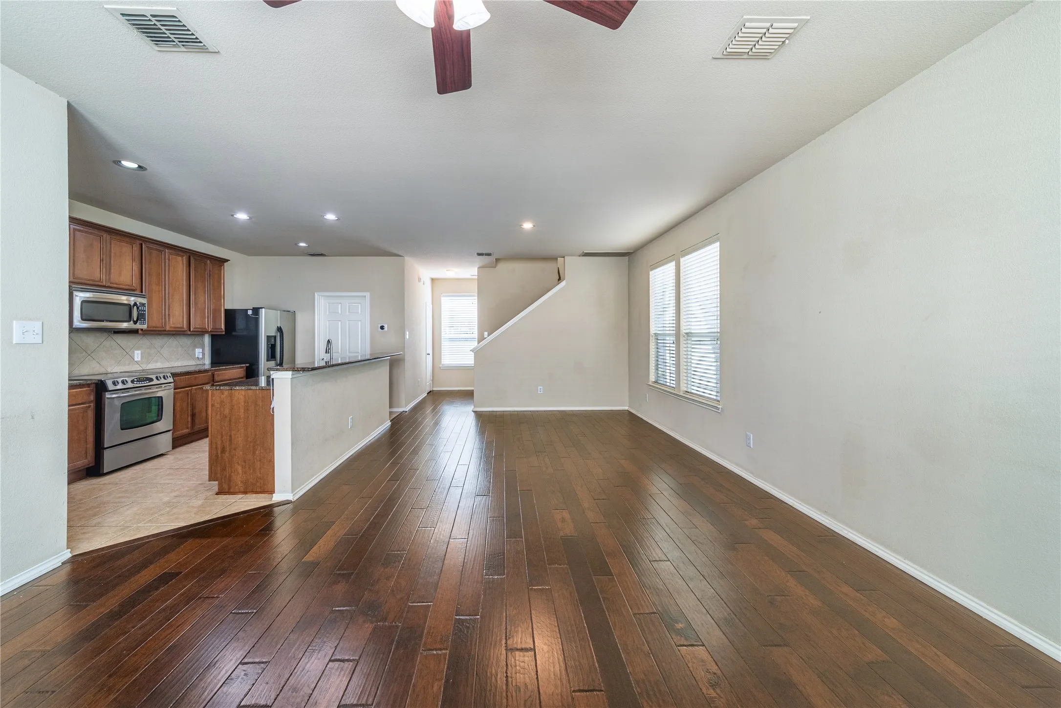 Townhouse For Rent in Dallas County , 7416 Coronado Avenue 18, Dallas, Texas 75214, 2 Bedroom, 2 Bathroom, 2 Garage spaces, 1,930 Sqft, built in 2005, mls#21380739, Real Estate Agent in Dallas, Homes For Rent in Dallas county, Homes For Rent in Dallas, Realtor in Dallas Texas, Real Estate Brokerage Independent Realty Texas, Luminita Cordes Realtor