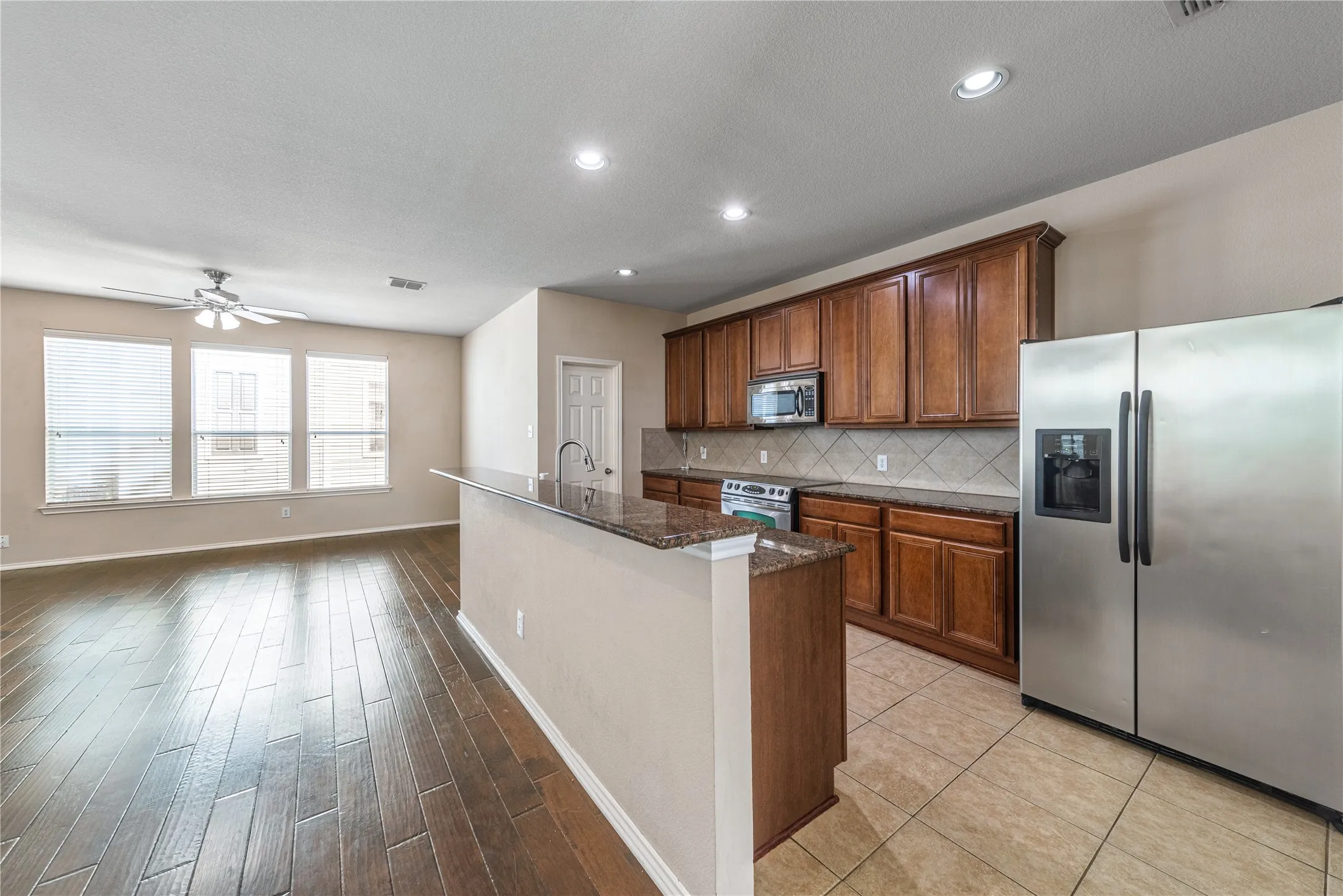 Townhouse For Rent in Dallas County , 7416 Coronado Avenue 18, Dallas, Texas 75214, 2 Bedroom, 2 Bathroom, 2 Garage spaces, 1,930 Sqft, built in 2005, mls#21380739, Real Estate Agent in Dallas, Homes For Rent in Dallas county, Homes For Rent in Dallas, Realtor in Dallas Texas, Real Estate Brokerage Independent Realty Texas, Luminita Cordes Realtor