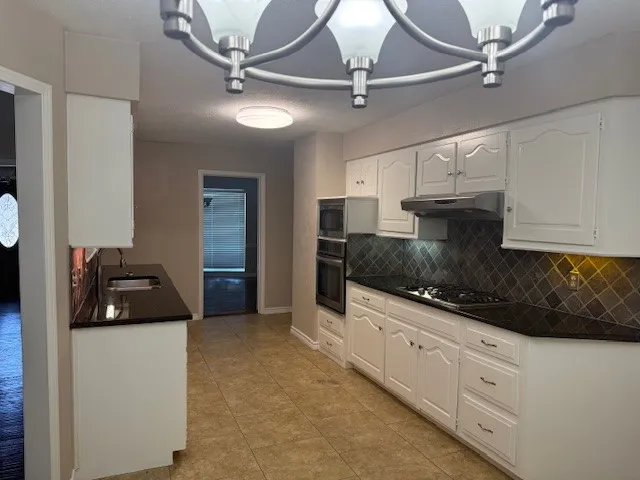Single Family Residence For Rent in Dallas County , 14922 Hillcrest Road, Dallas, Texas 75248, 4 Bedroom, 4 Bathroom, 2 Garage spaces, 2,645 Sqft, built in 1968, mls#21385431, Real Estate Agent in Dallas, Homes For Rent in Dallas county, Homes For Rent in Dallas, Realtor in Dallas Texas, Real Estate Brokerage Independent Realty Texas, Luminita Cordes Realtor