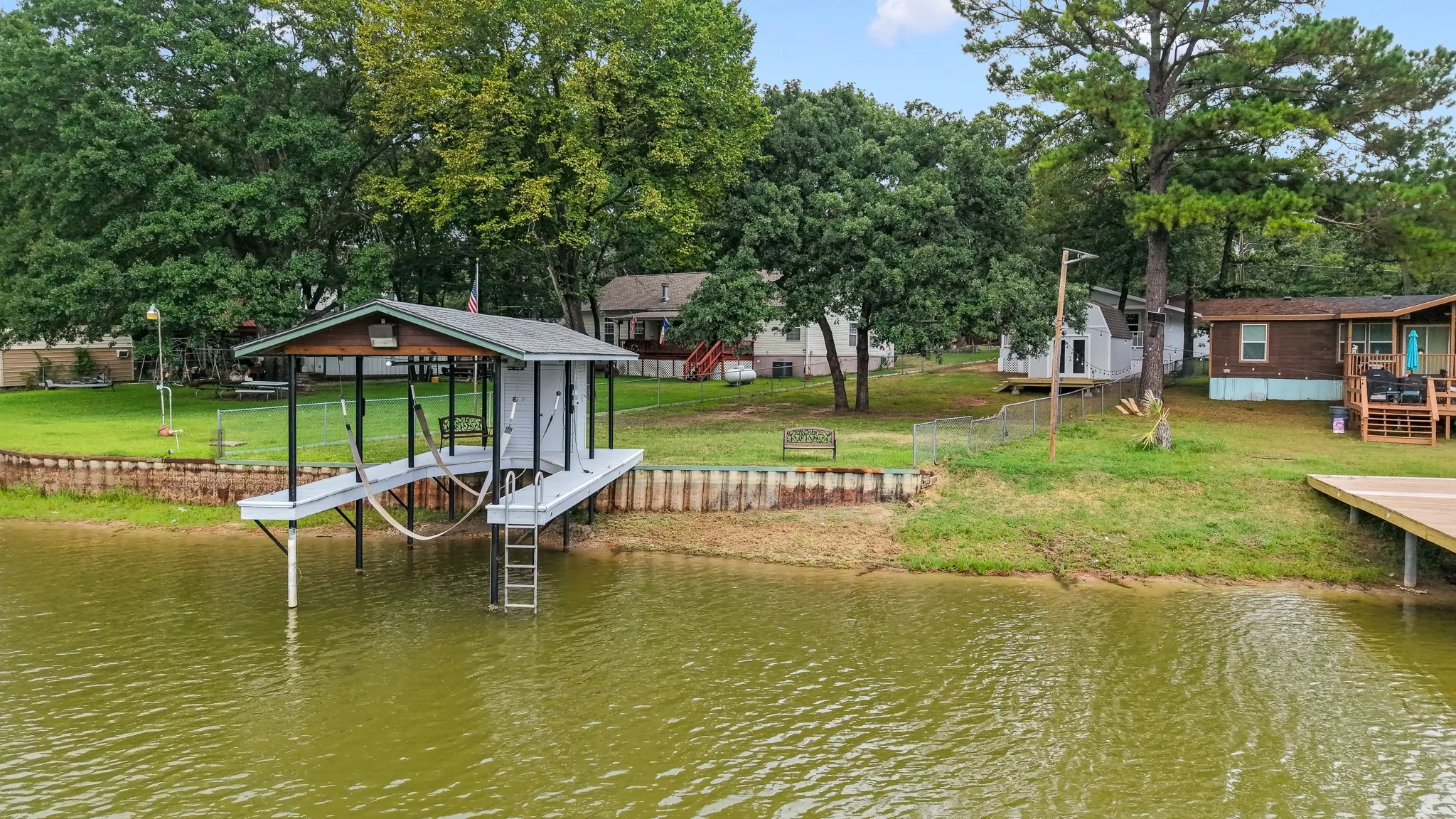 Single Family Residence For Rent in Henderson County , 178 Indian Gap Drive, Mabank, Texas 75156, 2 Bedroom, 1 Bathroom, Garage spaces, 1,104 Sqft, built in 1985, mls#21385434, Real Estate Agent in Mabank, Homes For Rent in Henderson county, Homes For Rent in Mabank, Realtor in Mabank Texas, Real Estate Brokerage Independent Realty Texas, Luminita Cordes Realtor