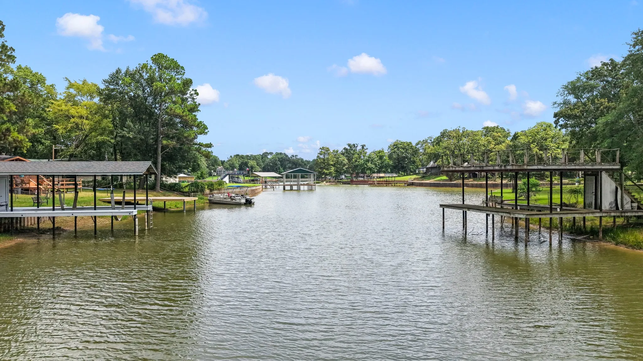 Single Family Residence For Rent in Henderson County , 178 Indian Gap Drive, Mabank, Texas 75156, 2 Bedroom, 1 Bathroom, Garage spaces, 1,104 Sqft, built in 1985, mls#21385434, Real Estate Agent in Mabank, Homes For Rent in Henderson county, Homes For Rent in Mabank, Realtor in Mabank Texas, Real Estate Brokerage Independent Realty Texas, Luminita Cordes Realtor