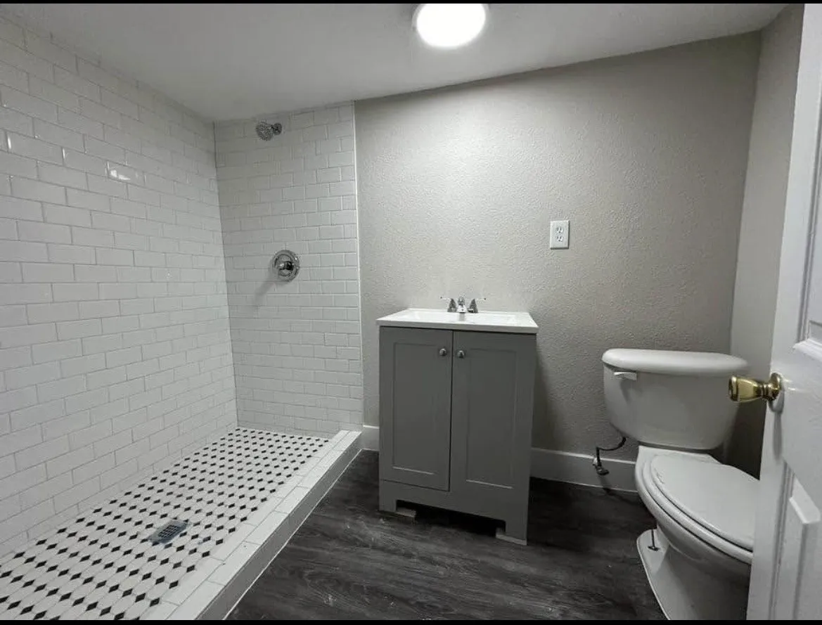 Downstairs back unit