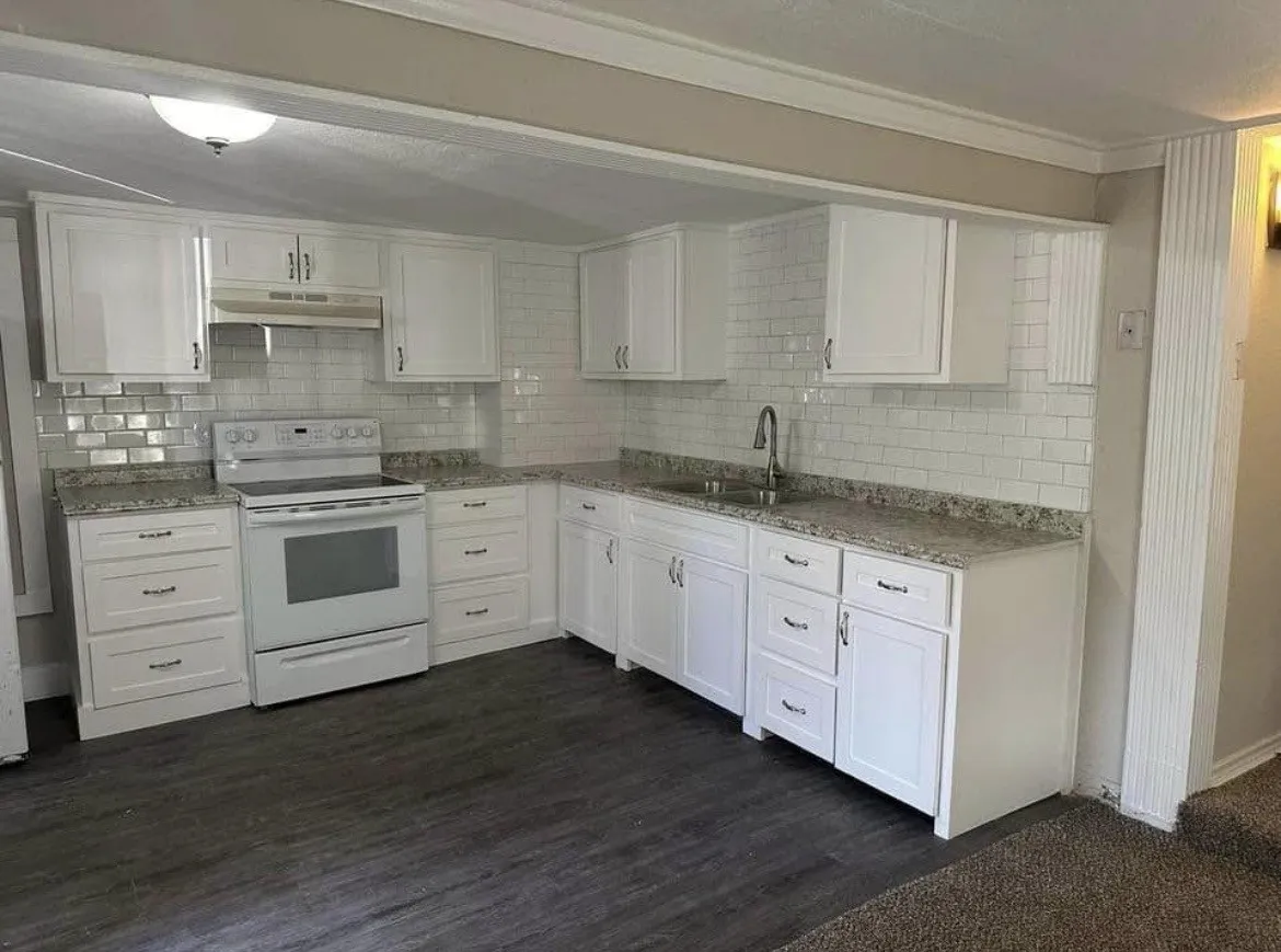 Downstairs back unit