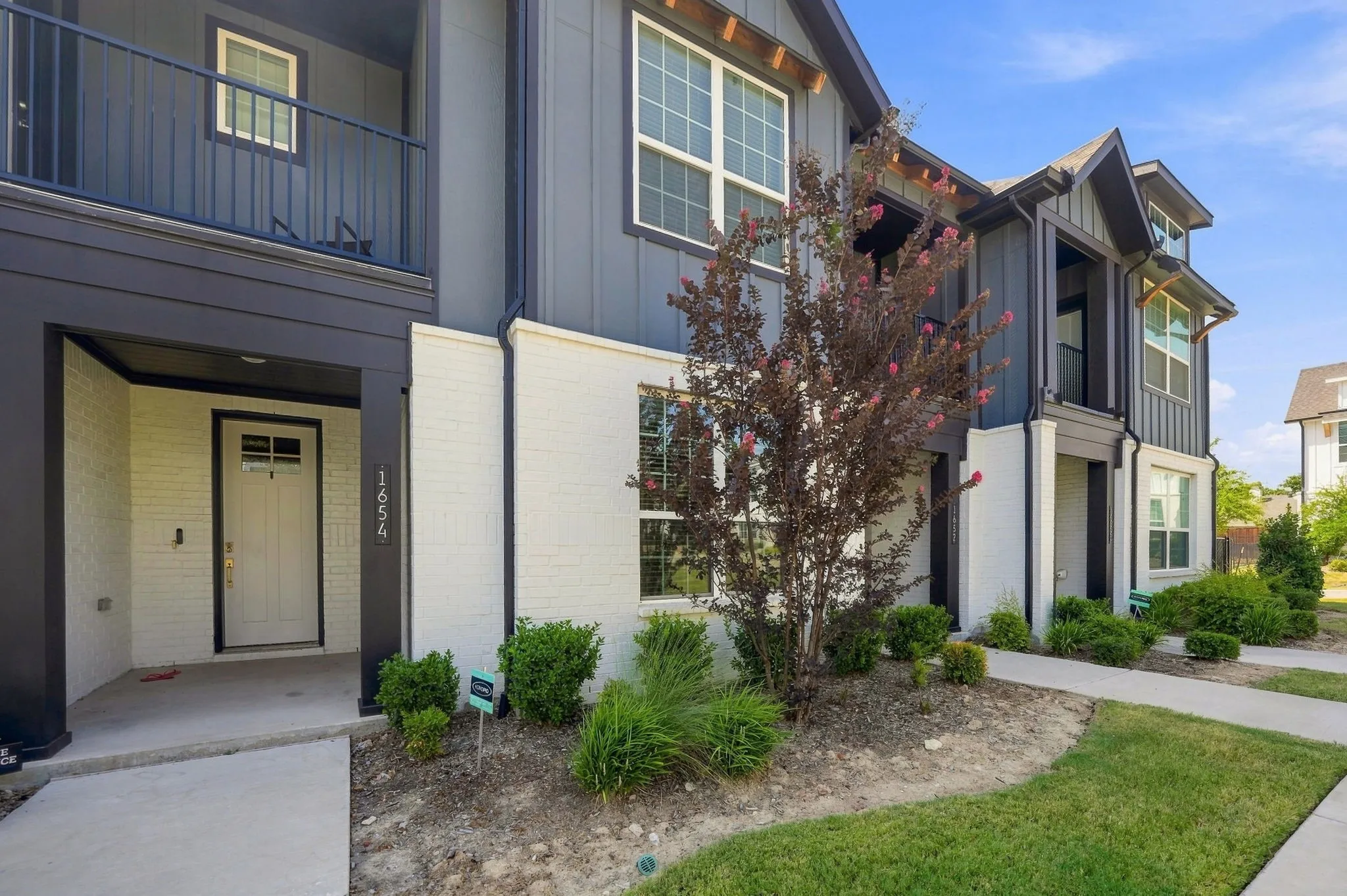 Townhouse For Rent in Collin County , 1652 Jessica Drive, Allen, Texas 75002, 3 Bedroom, 3 Bathroom, 2 Garage spaces, 1,844 Sqft, built in 2022, mls#21385430, Real Estate Agent in Allen, Homes For Rent in Collin county, Homes For Rent in Allen, Realtor in Allen Texas, Real Estate Brokerage Independent Realty Texas, Luminita Cordes Realtor