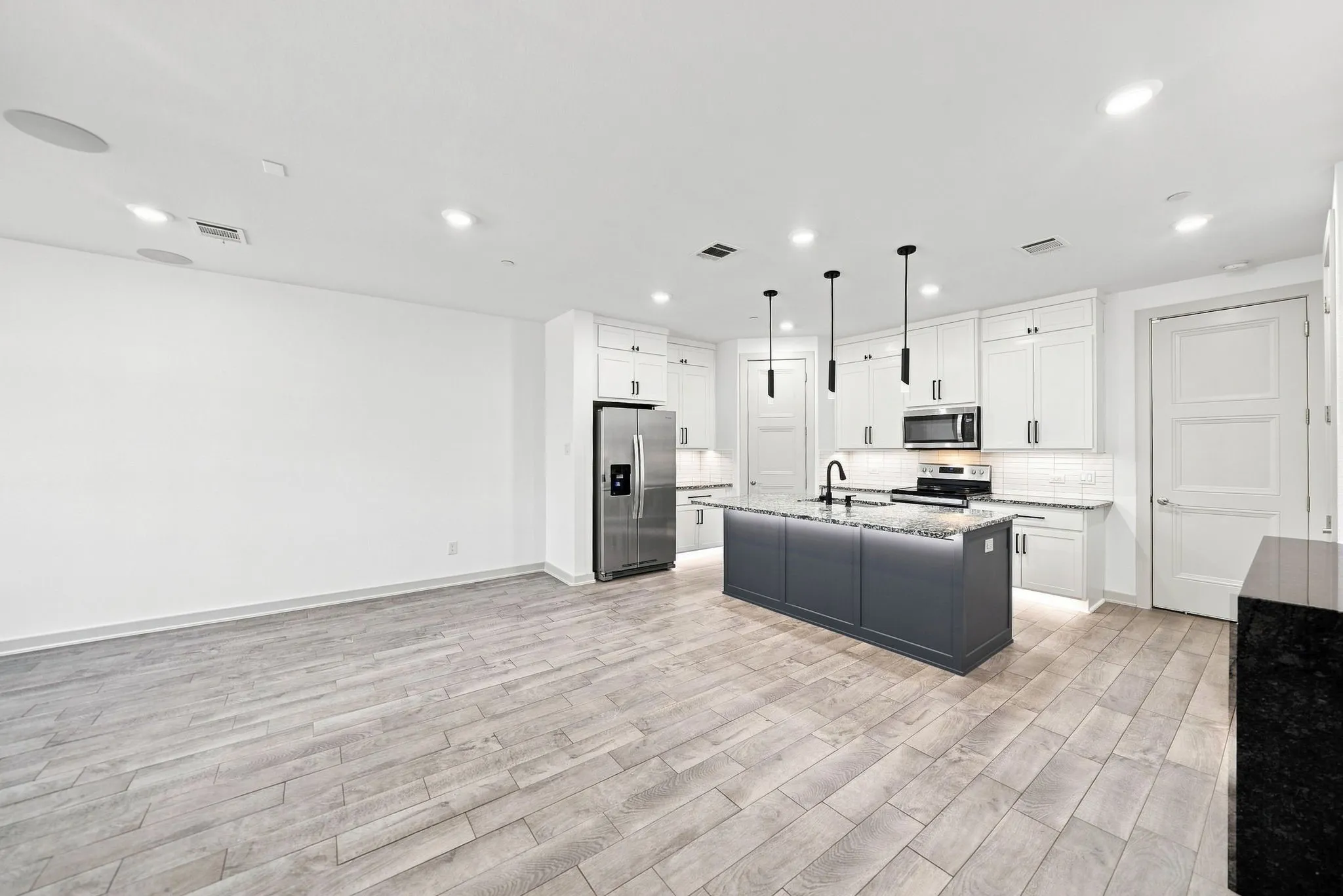 Townhouse For Rent in Collin County , 1652 Jessica Drive, Allen, Texas 75002, 3 Bedroom, 3 Bathroom, 2 Garage spaces, 1,844 Sqft, built in 2022, mls#21385430, Real Estate Agent in Allen, Homes For Rent in Collin county, Homes For Rent in Allen, Realtor in Allen Texas, Real Estate Brokerage Independent Realty Texas, Luminita Cordes Realtor
