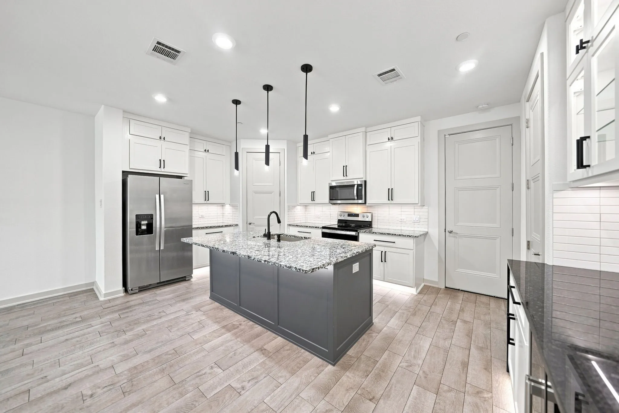 Townhouse For Rent in Collin County , 1652 Jessica Drive, Allen, Texas 75002, 3 Bedroom, 3 Bathroom, 2 Garage spaces, 1,844 Sqft, built in 2022, mls#21385430, Real Estate Agent in Allen, Homes For Rent in Collin county, Homes For Rent in Allen, Realtor in Allen Texas, Real Estate Brokerage Independent Realty Texas, Luminita Cordes Realtor