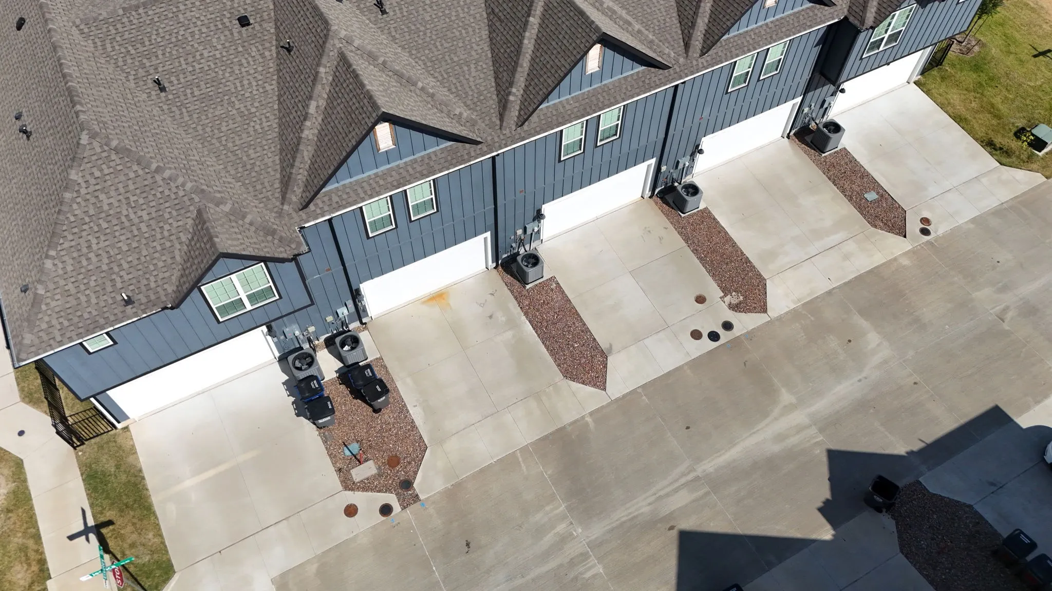 Townhouse For Rent in Collin County , 1652 Jessica Drive, Allen, Texas 75002, 3 Bedroom, 3 Bathroom, 2 Garage spaces, 1,844 Sqft, built in 2022, mls#21385430, Real Estate Agent in Allen, Homes For Rent in Collin county, Homes For Rent in Allen, Realtor in Allen Texas, Real Estate Brokerage Independent Realty Texas, Luminita Cordes Realtor