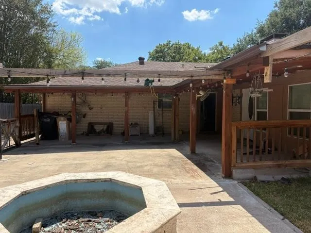 Single Family Residence For Sale in Tarrant County , 2011 Elmridge Drive, Arlington, Texas 76012, 4 Bedroom, 3 Bathroom, Garage spaces, 2,417 Sqft, built in 1973, mls#21385441, Real Estate Agent in Arlington, Homes For Sale in Tarrant county, Homes For Sale in Arlington, Realtor in Arlington Texas, Real Estate Brokerage Independent Realty Texas, Luminita Cordes Realtor