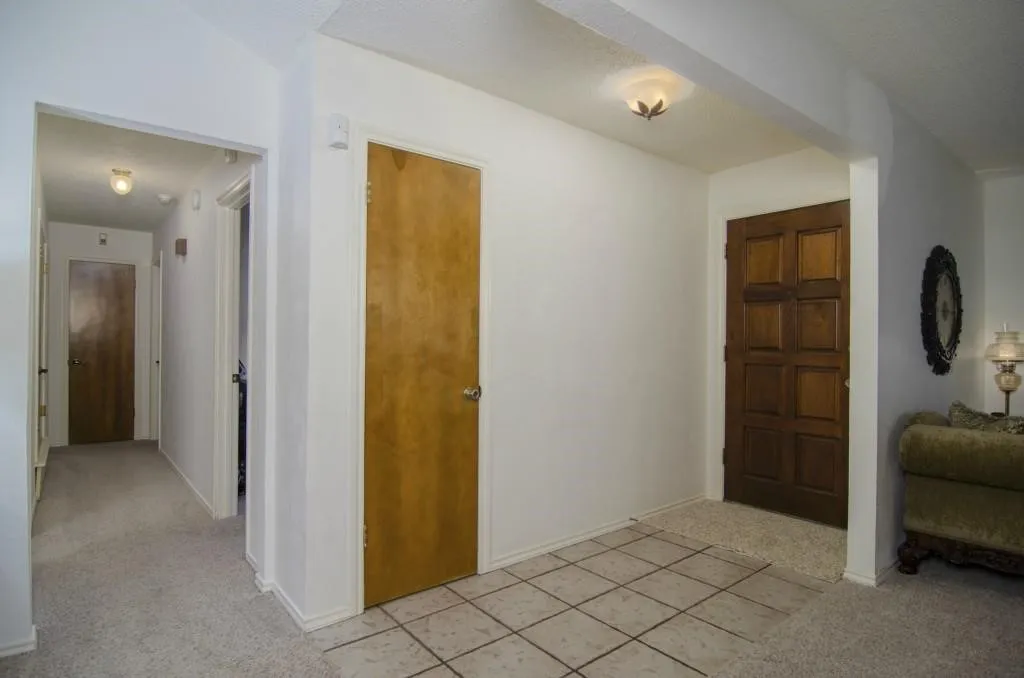 Single Family Residence For Sale in Tarrant County , 2011 Elmridge Drive, Arlington, Texas 76012, 4 Bedroom, 3 Bathroom, Garage spaces, 2,417 Sqft, built in 1973, mls#21385441, Real Estate Agent in Arlington, Homes For Sale in Tarrant county, Homes For Sale in Arlington, Realtor in Arlington Texas, Real Estate Brokerage Independent Realty Texas, Luminita Cordes Realtor