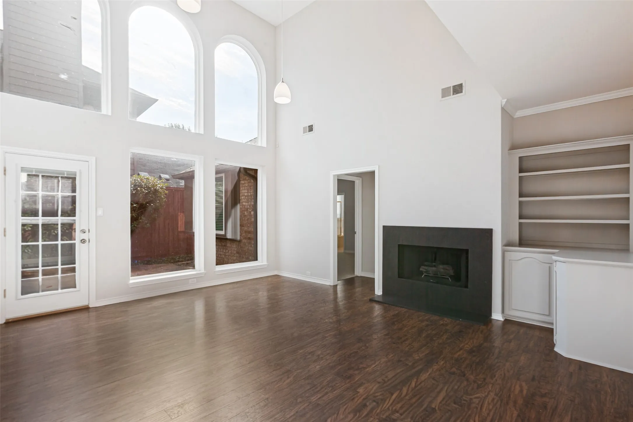Single Family Residence For Sale in Collin County , 18803 Park Grove Lane, Dallas, Texas 75287, 3 Bedroom, 3 Bathroom, 2 Garage spaces, 2,158 Sqft, built in 1993, mls#21368096, Real Estate Agent in Dallas, Homes For Sale in Collin county, Homes For Sale in Dallas, Realtor in Dallas Texas, Real Estate Brokerage Independent Realty Texas, Luminita Cordes Realtor