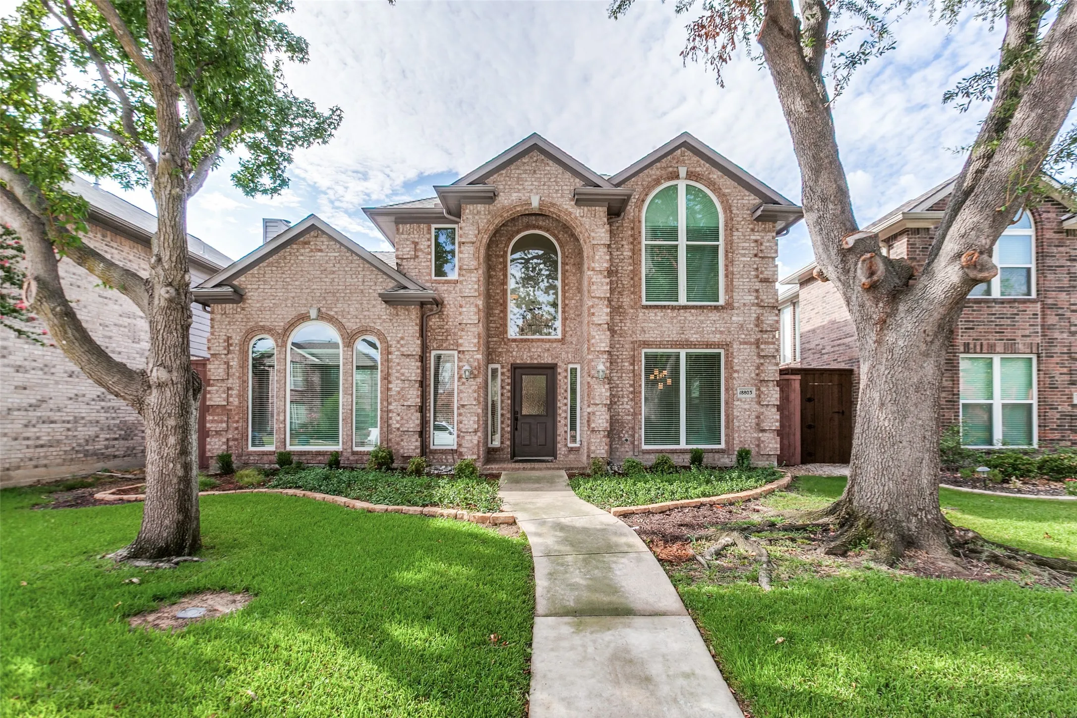 Single Family Residence For Sale in Collin County , 18803 Park Grove Lane, Dallas, Texas 75287, 3 Bedroom, 3 Bathroom, 2 Garage spaces, 2,158 Sqft, built in 1993, mls#21368096, Real Estate Agent in Dallas, Homes For Sale in Collin county, Homes For Sale in Dallas, Realtor in Dallas Texas, Real Estate Brokerage Independent Realty Texas, Luminita Cordes Realtor