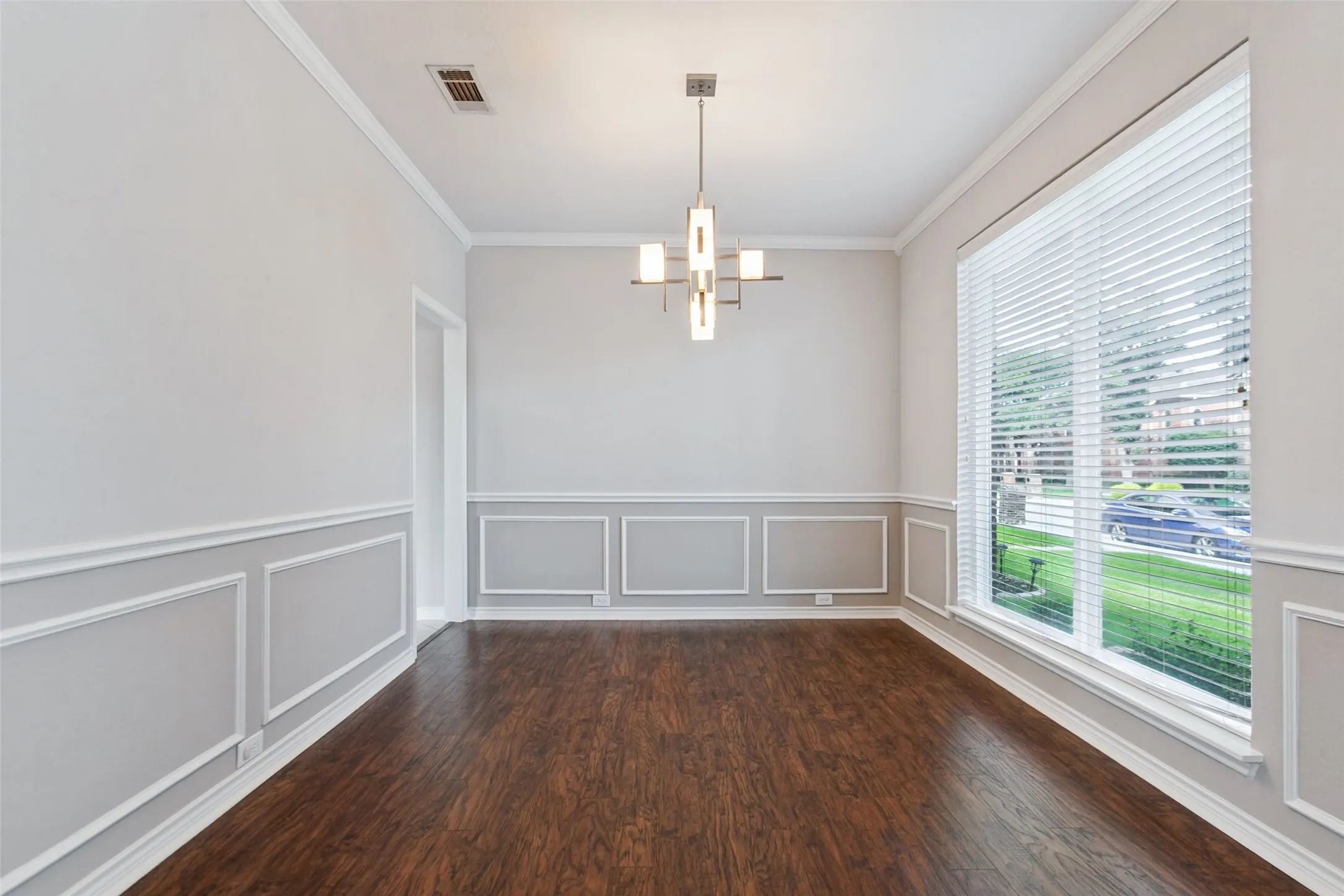 Single Family Residence For Sale in Collin County , 18803 Park Grove Lane, Dallas, Texas 75287, 3 Bedroom, 3 Bathroom, 2 Garage spaces, 2,158 Sqft, built in 1993, mls#21368096, Real Estate Agent in Dallas, Homes For Sale in Collin county, Homes For Sale in Dallas, Realtor in Dallas Texas, Real Estate Brokerage Independent Realty Texas, Luminita Cordes Realtor