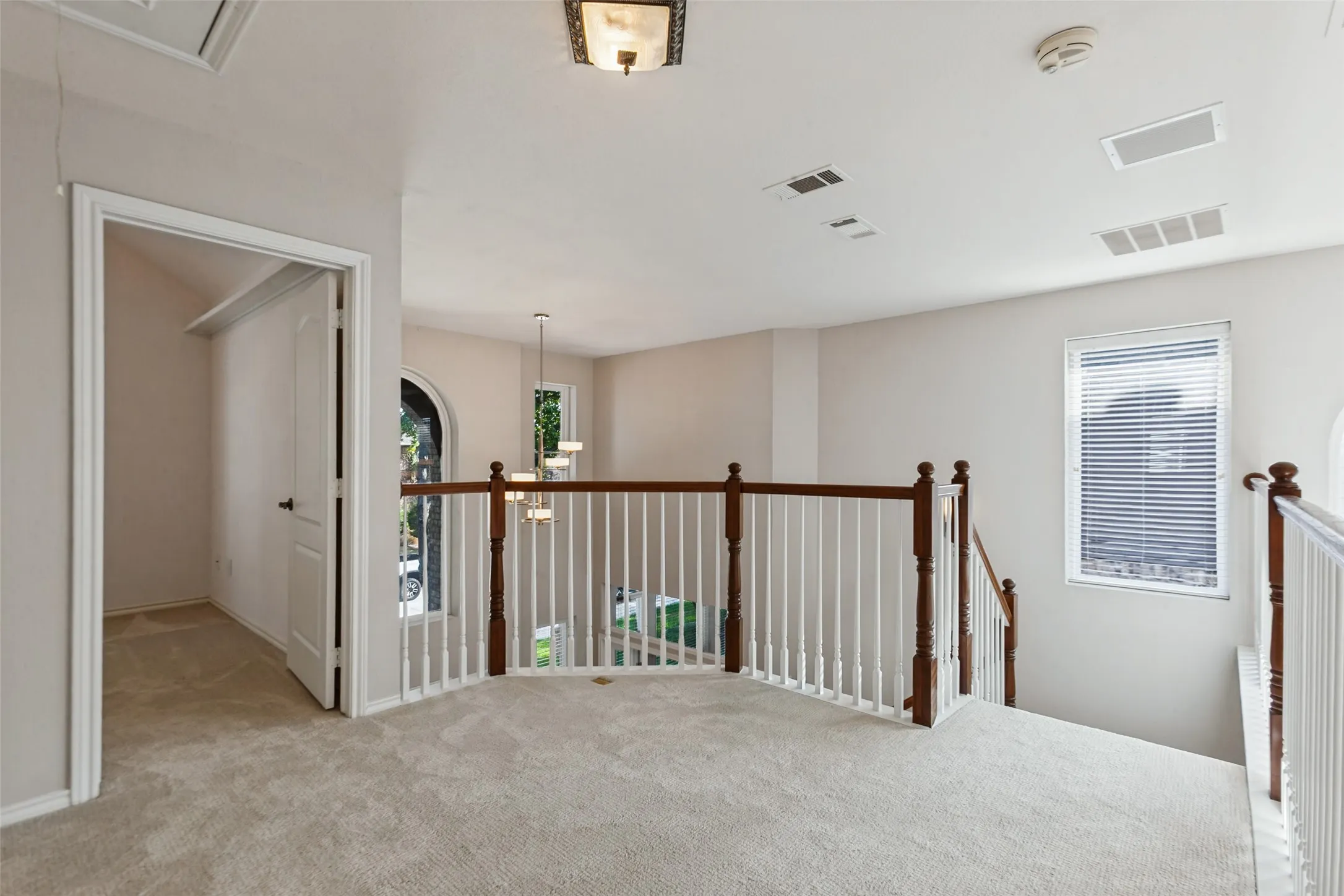 Single Family Residence For Sale in Collin County , 18803 Park Grove Lane, Dallas, Texas 75287, 3 Bedroom, 3 Bathroom, 2 Garage spaces, 2,158 Sqft, built in 1993, mls#21368096, Real Estate Agent in Dallas, Homes For Sale in Collin county, Homes For Sale in Dallas, Realtor in Dallas Texas, Real Estate Brokerage Independent Realty Texas, Luminita Cordes Realtor