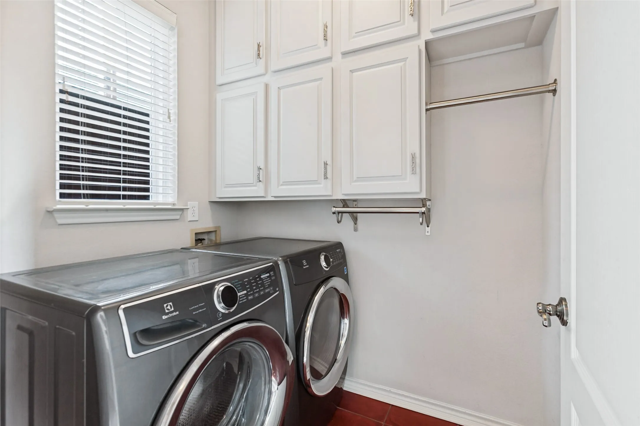 Single Family Residence For Sale in Collin County , 18803 Park Grove Lane, Dallas, Texas 75287, 3 Bedroom, 3 Bathroom, 2 Garage spaces, 2,158 Sqft, built in 1993, mls#21368096, Real Estate Agent in Dallas, Homes For Sale in Collin county, Homes For Sale in Dallas, Realtor in Dallas Texas, Real Estate Brokerage Independent Realty Texas, Luminita Cordes Realtor