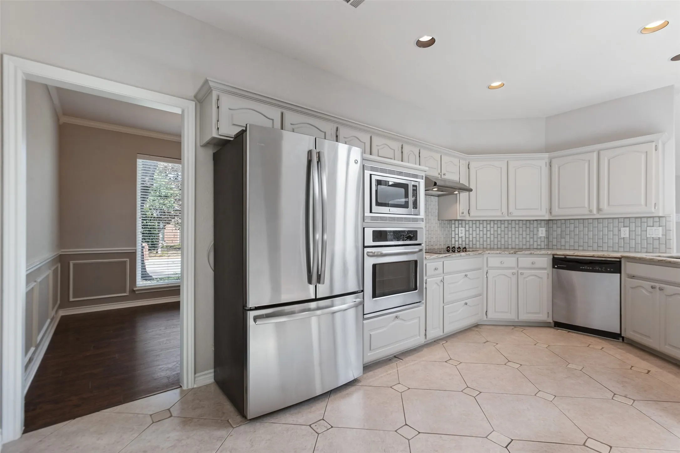 Single Family Residence For Sale in Collin County , 18803 Park Grove Lane, Dallas, Texas 75287, 3 Bedroom, 3 Bathroom, 2 Garage spaces, 2,158 Sqft, built in 1993, mls#21368096, Real Estate Agent in Dallas, Homes For Sale in Collin county, Homes For Sale in Dallas, Realtor in Dallas Texas, Real Estate Brokerage Independent Realty Texas, Luminita Cordes Realtor