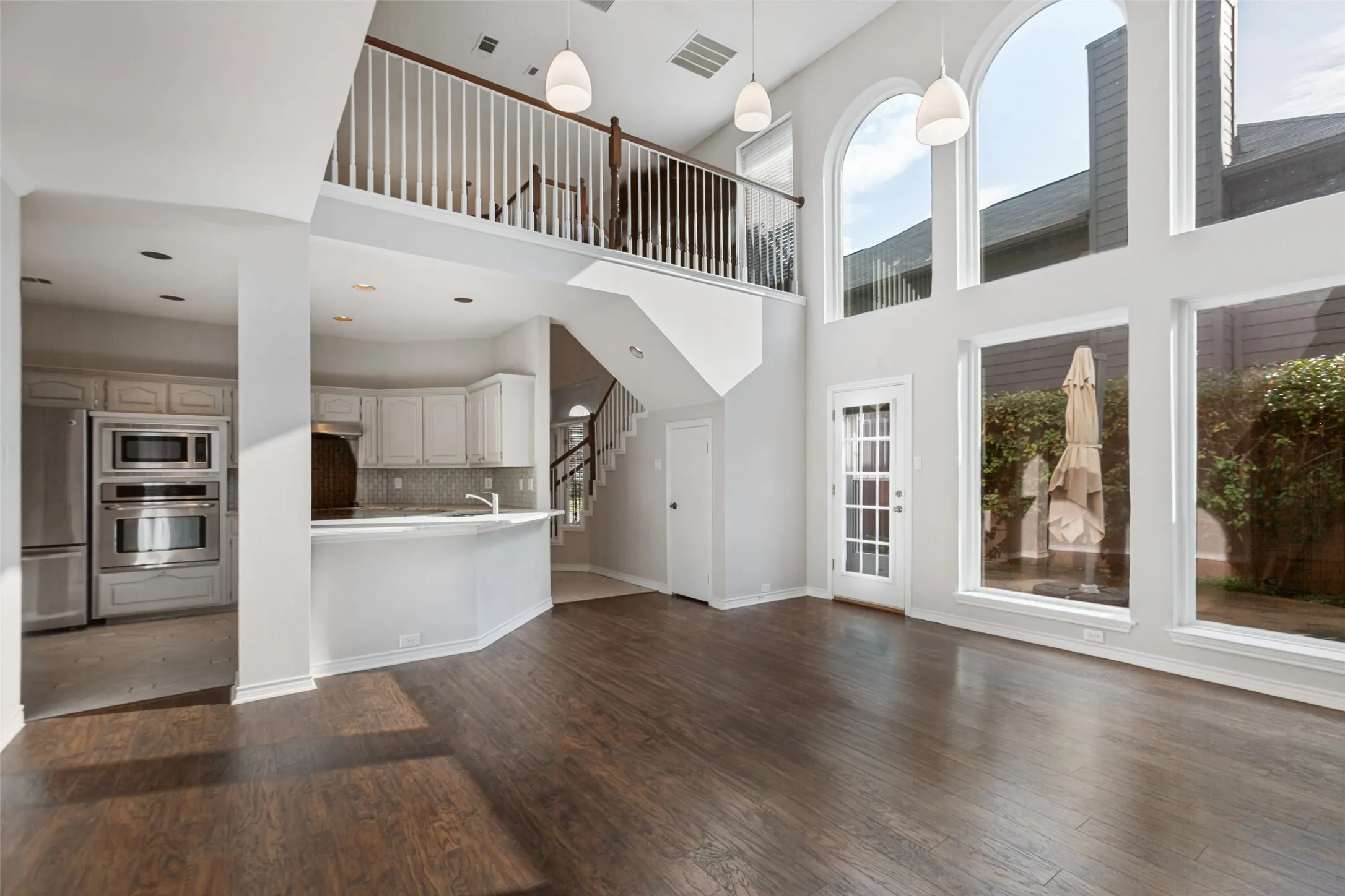 Single Family Residence For Sale in Collin County , 18803 Park Grove Lane, Dallas, Texas 75287, 3 Bedroom, 3 Bathroom, 2 Garage spaces, 2,158 Sqft, built in 1993, mls#21368096, Real Estate Agent in Dallas, Homes For Sale in Collin county, Homes For Sale in Dallas, Realtor in Dallas Texas, Real Estate Brokerage Independent Realty Texas, Luminita Cordes Realtor