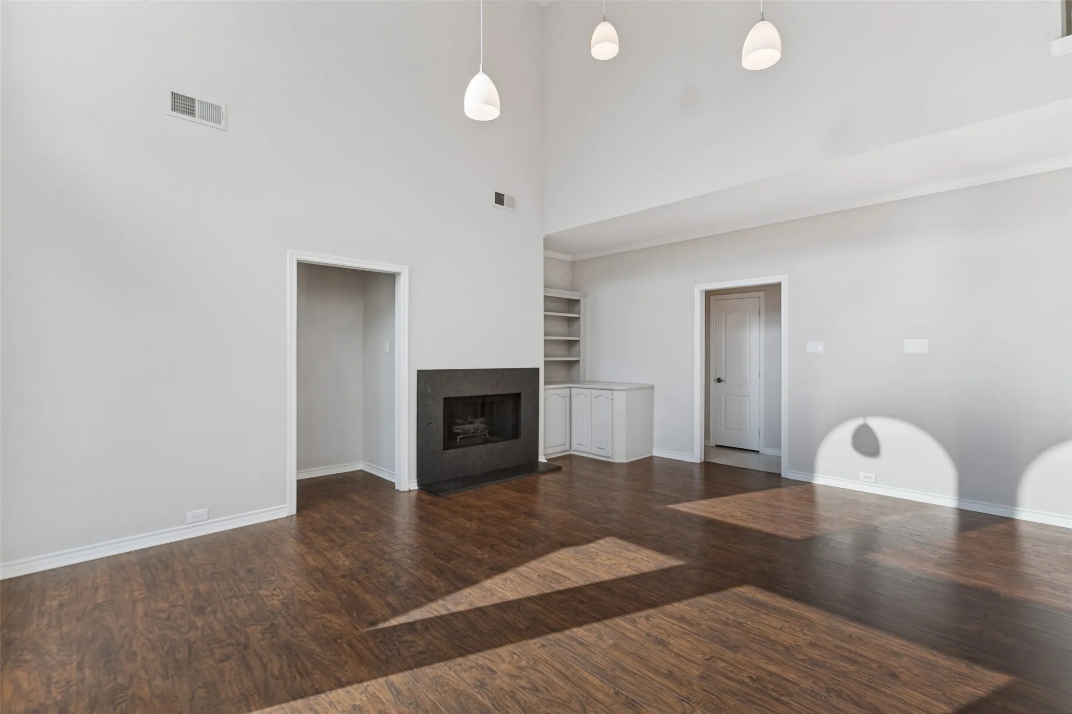 Single Family Residence For Sale in Collin County , 18803 Park Grove Lane, Dallas, Texas 75287, 3 Bedroom, 3 Bathroom, 2 Garage spaces, 2,158 Sqft, built in 1993, mls#21368096, Real Estate Agent in Dallas, Homes For Sale in Collin county, Homes For Sale in Dallas, Realtor in Dallas Texas, Real Estate Brokerage Independent Realty Texas, Luminita Cordes Realtor