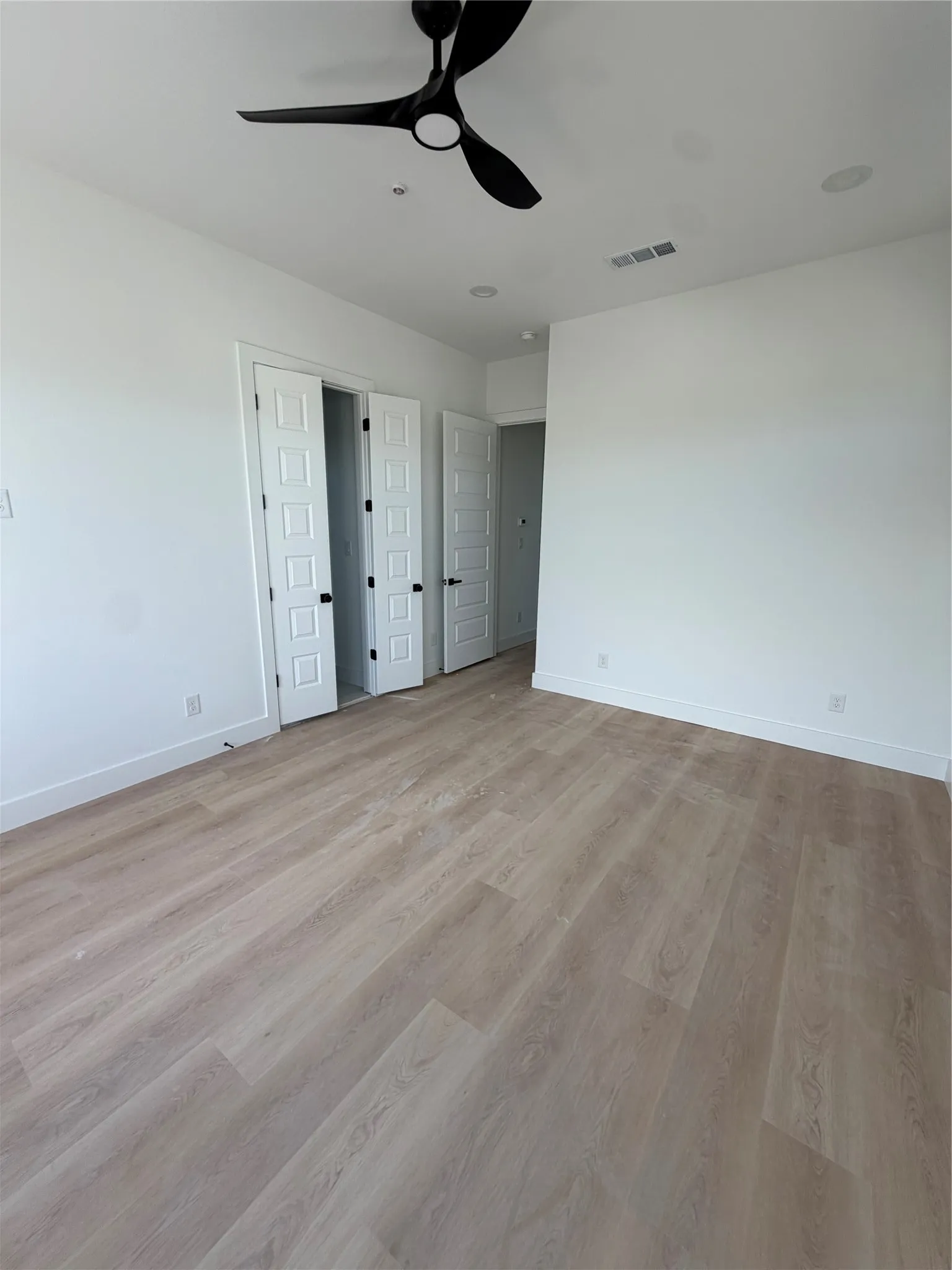Townhouse For Rent in Dallas County , 2204 Lovedale Avenue 101, Dallas, Texas 75235, 2 Bedroom, 3 Bathroom, 2 Garage spaces, 1,524 Sqft, built in 2026, mls#21383828, Real Estate Agent in Dallas, Homes For Rent in Dallas county, Homes For Rent in Dallas, Realtor in Dallas Texas, Real Estate Brokerage Independent Realty Texas, Luminita Cordes Realtor