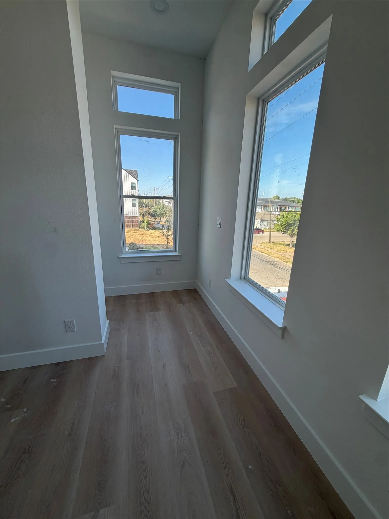 Townhouse For Rent in Dallas County , 2204 Lovedale Avenue 101, Dallas, Texas 75235, 2 Bedroom, 3 Bathroom, 2 Garage spaces, 1,524 Sqft, built in 2026, mls#21383828, Real Estate Agent in Dallas, Homes For Rent in Dallas county, Homes For Rent in Dallas, Realtor in Dallas Texas, Real Estate Brokerage Independent Realty Texas, Luminita Cordes Realtor