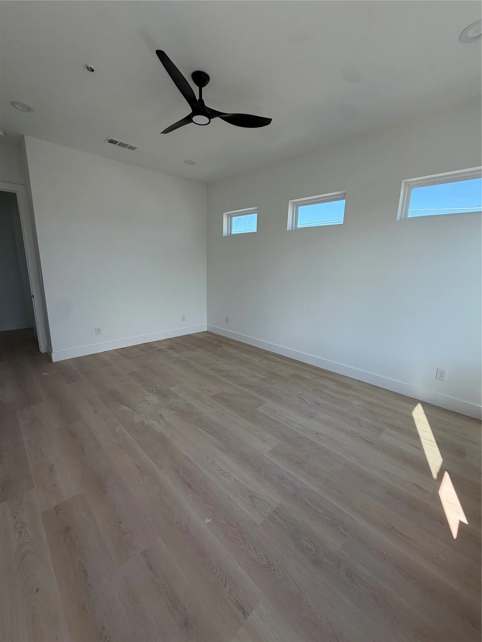 Townhouse For Rent in Dallas County , 2204 Lovedale Avenue 101, Dallas, Texas 75235, 2 Bedroom, 3 Bathroom, 2 Garage spaces, 1,524 Sqft, built in 2026, mls#21383828, Real Estate Agent in Dallas, Homes For Rent in Dallas county, Homes For Rent in Dallas, Realtor in Dallas Texas, Real Estate Brokerage Independent Realty Texas, Luminita Cordes Realtor